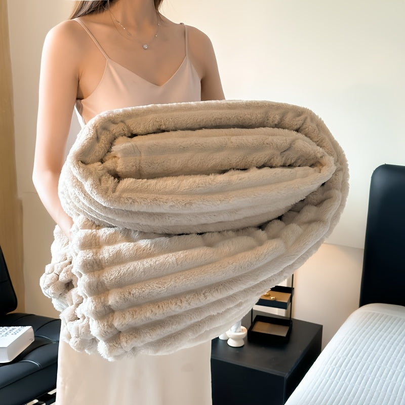 Reversible Polyester Knit Blanket with Stripes for All Seasons Machine Washable Cozy and Anti-Freeze 250-300gsm