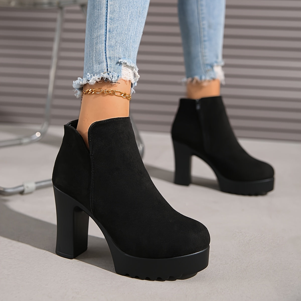 Женские ботинки из искусственной кожи на каблуке с массивной подошвой и боковой молнией