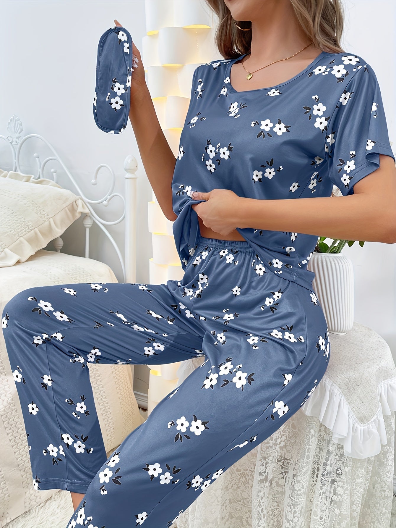 Women's Floral Lounge Set with Long Sleeve Top and Pants Polyester Sleepwear