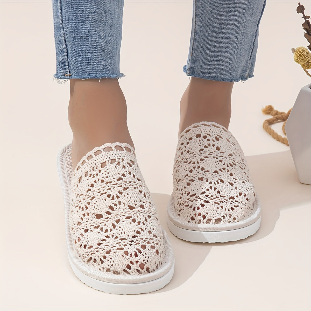 Ayollar uchun tīkilgan tīkma bilan yopiladigan uy ichki poyabzallari nafas oladigan ichki oyoq kiyimlari