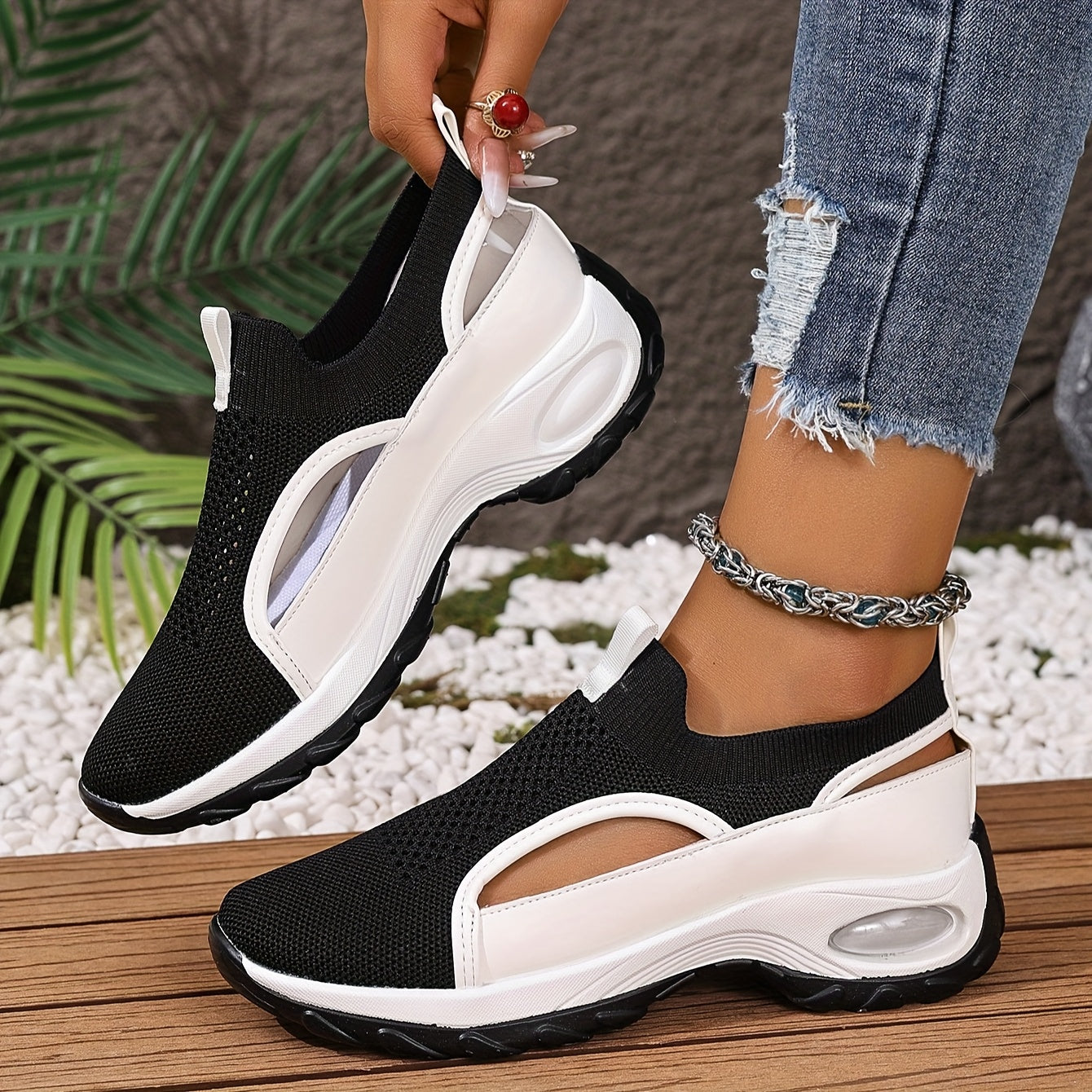 Women's Casual Slip-On Sneakers Breathable Fabric Black White Low-Top