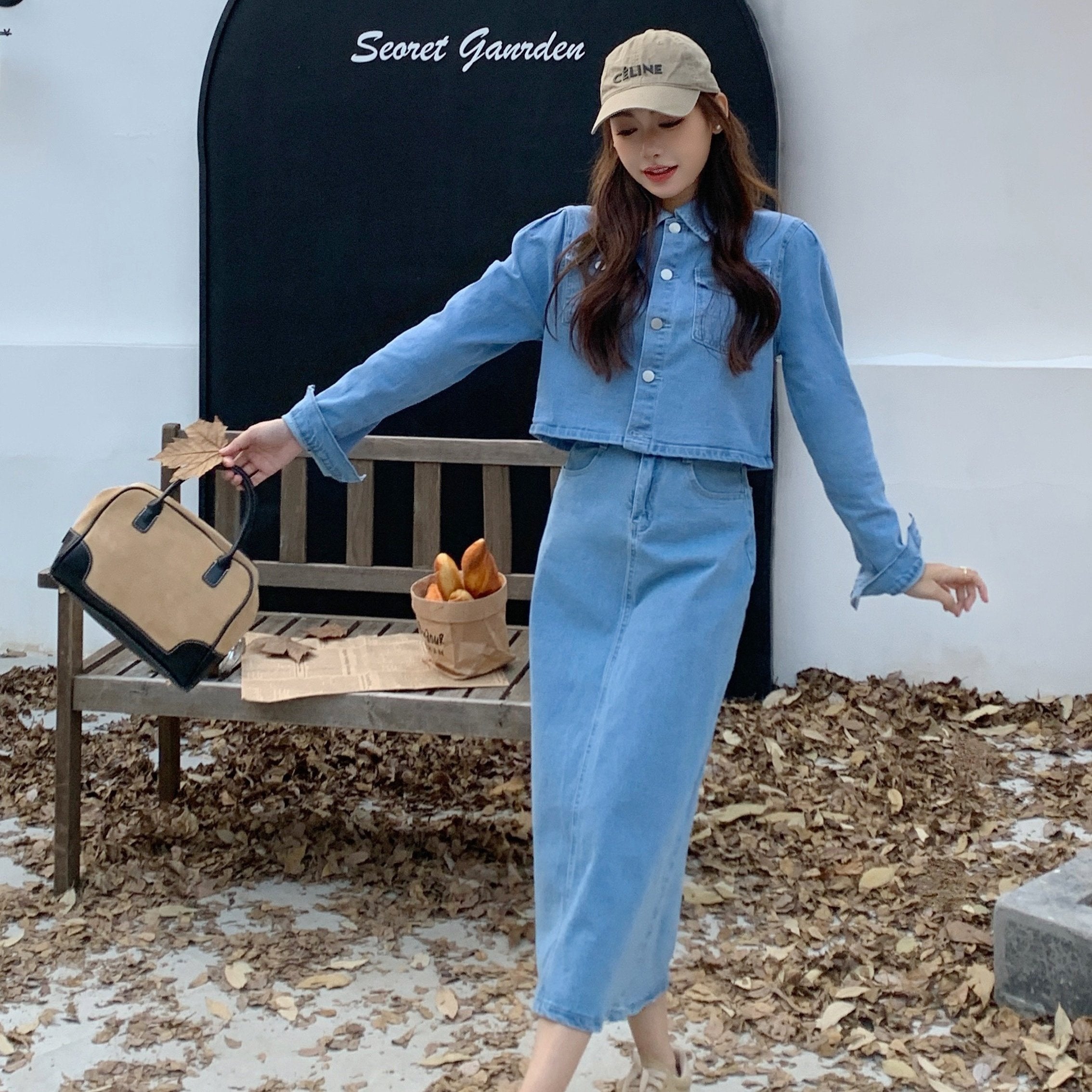 Ayollar uchun zamonaviy jinsiy kostyum