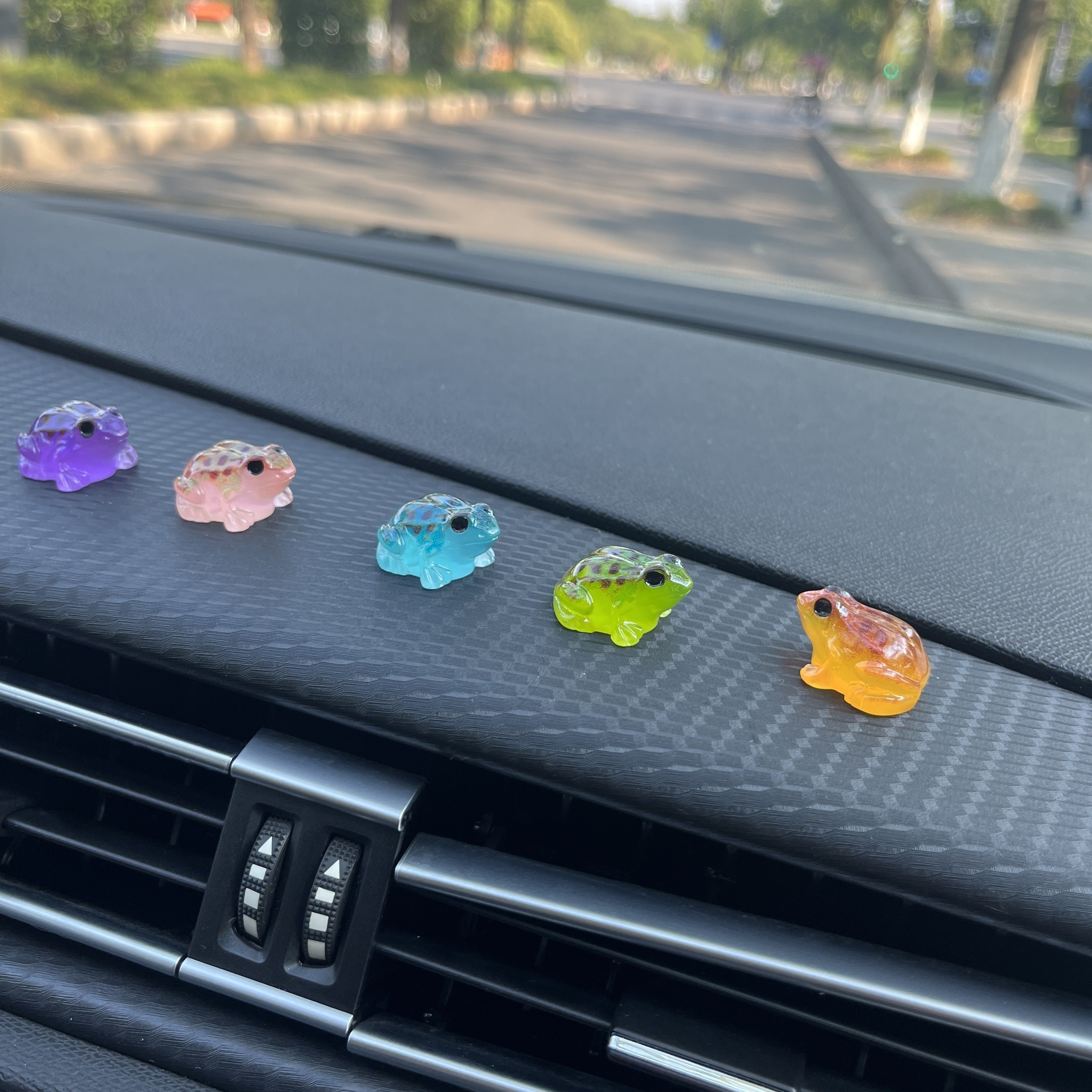 6 dona Yorug‘ resin qurbaqa statuyalari Avtomobil bog‘ dekoratsiyalari Rang-barang