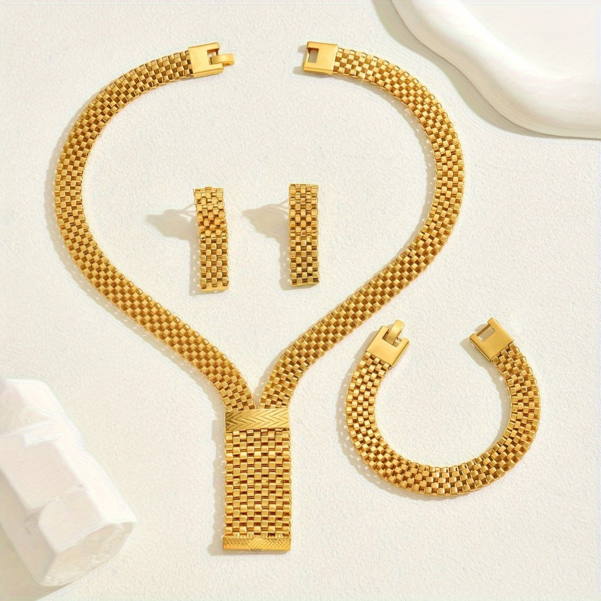 Zamonaviy jozibaga ega bo'lgan Elegant Vintage Etnik Zargarlik To'plami - Ayollar uchun Geometrik V-shaklidagi bilaguzuk, marjon va taqinchoqlarni o'z ichiga oladi. | To'ylar va partiyalar uchun ideal