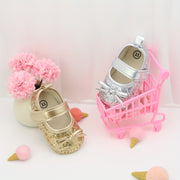 Kichkina qiz bola yurishni o'rganayotgan poyabzal, qirolicha porlashi, sirpanchiq bo'lmagan, engil, bahor, kuz, kichkina yotoqxona poyabzali