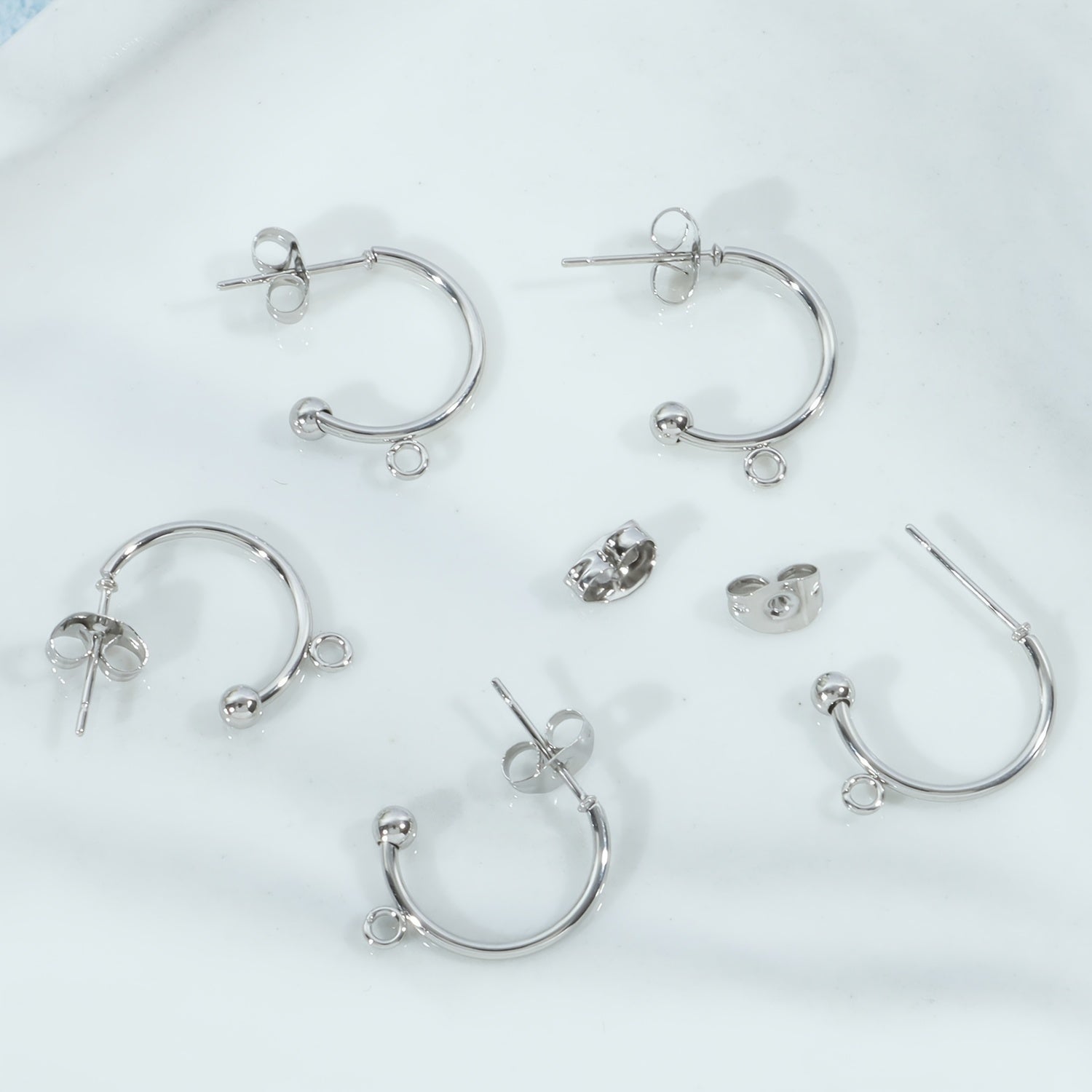 Stainless Steel C-shaklidagi sirg‘alar, 10 ta to‘plam, DIY zargarlik ishlab chiqarish uchun, to‘pli beadlar bilan