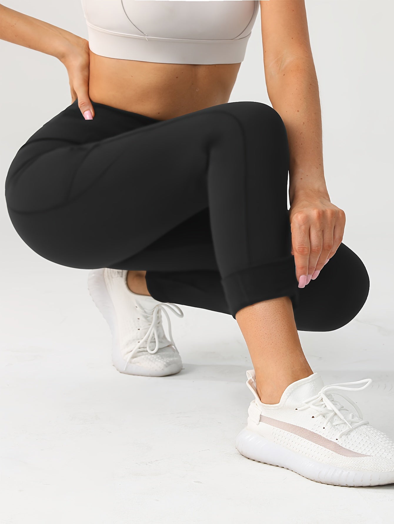 Women's Plus Size Fleece-Lined High Waist Yoga Leggings with Pocket Warm Stretchy Knit