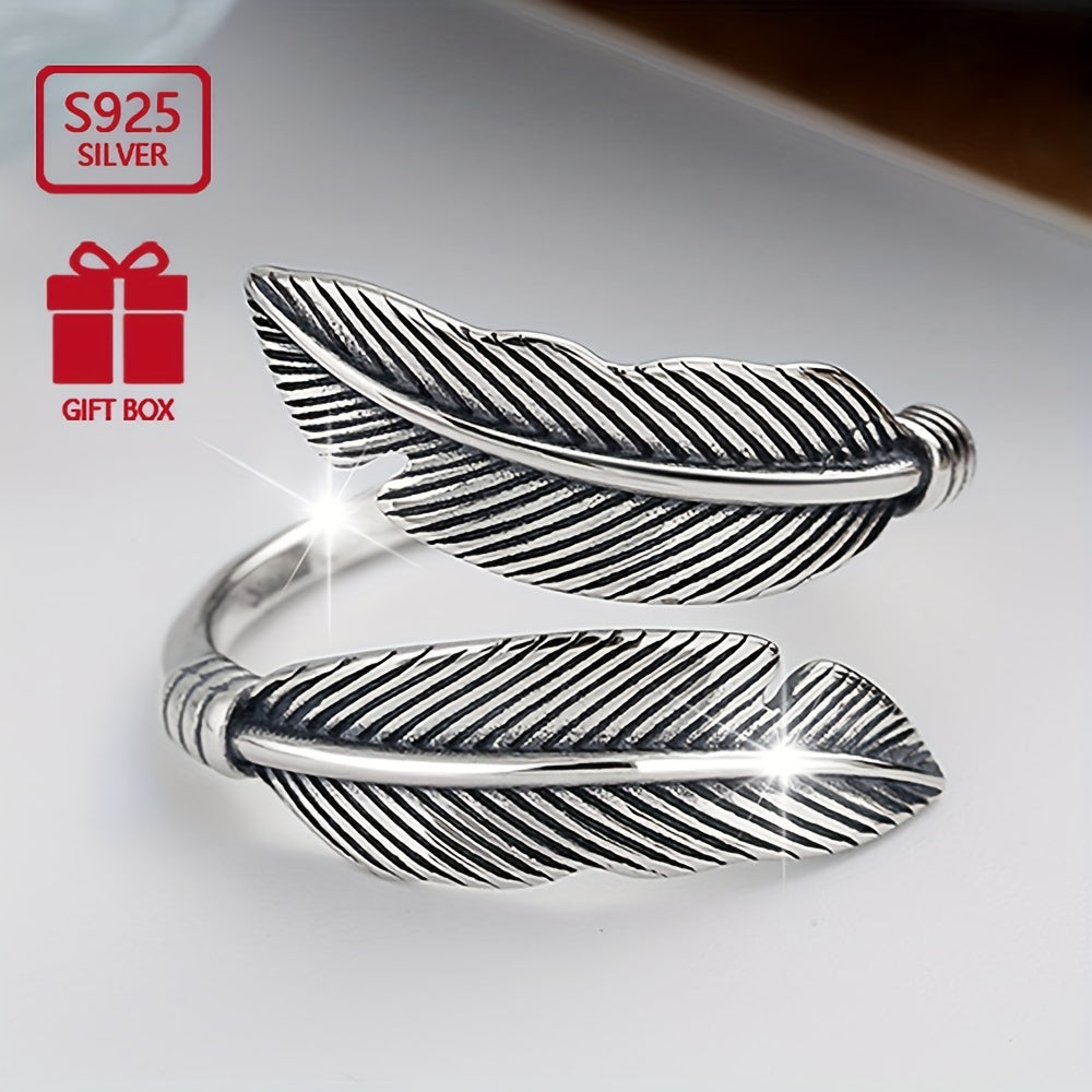 Это кольцо из 925-й стерлинговой серебра имеет винтажный потертый серебристый дизайн листа гинкго, излучая художественную элегантность и простоту. Идеально подходит для дам, стремящихся к прохладному и отстраненному стилю. Весит примерно 2,63 г.