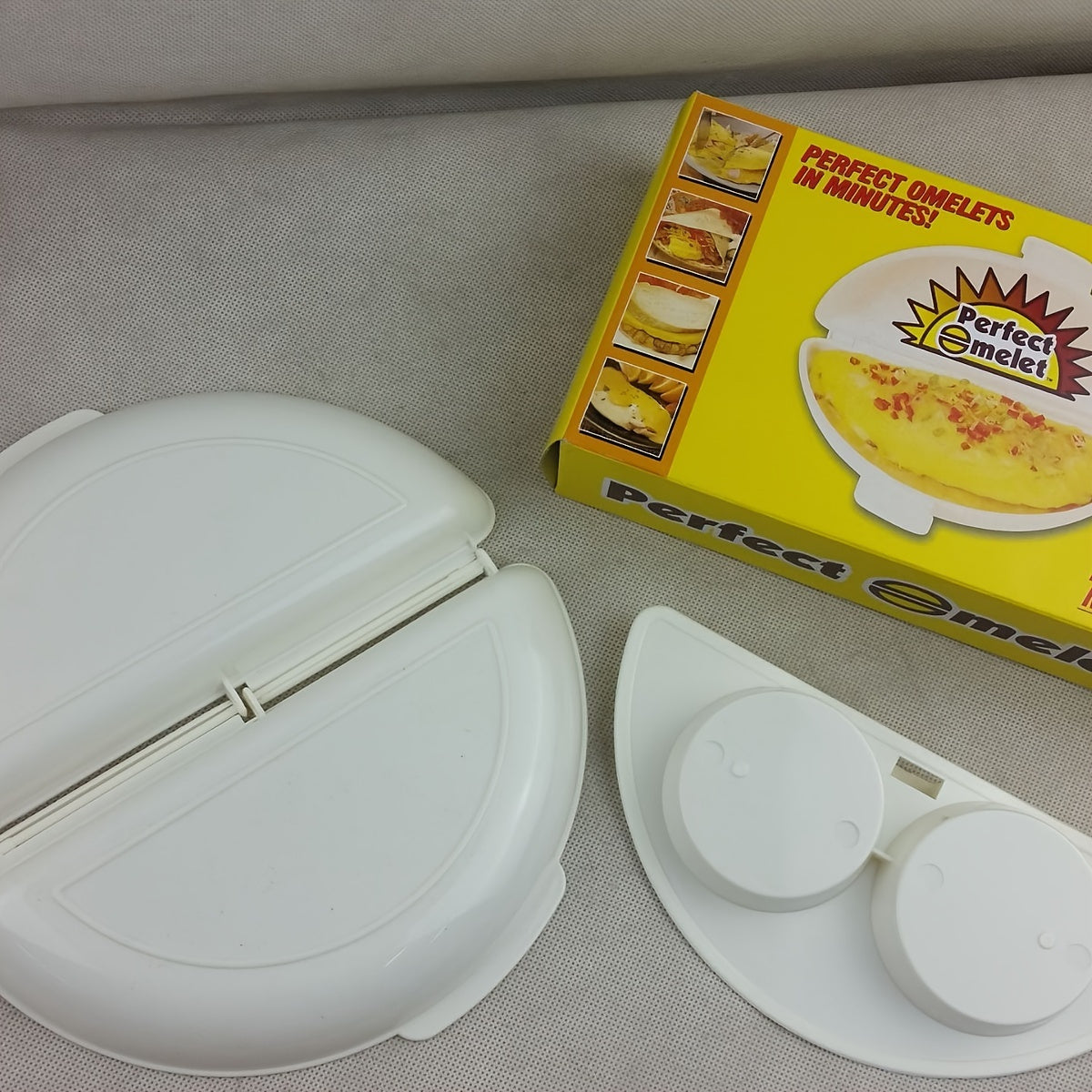 Microwave Egg Cooker Foldable Steamed and Fried Eggs Food-Safe Plastic White