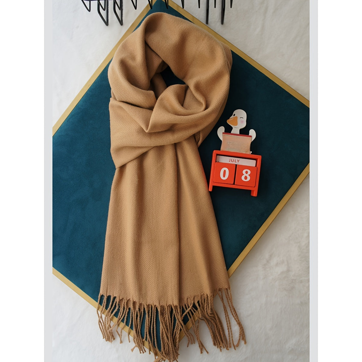 Bufanda de poliéster de color sólido para hombre y mujer para otoño e invierno con detalle de flecos