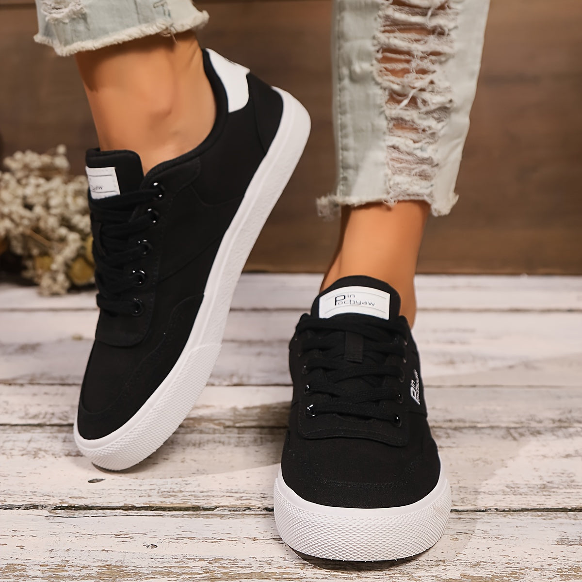 Women's Casual Flat Shoes with Laces Suitable for Outdoors