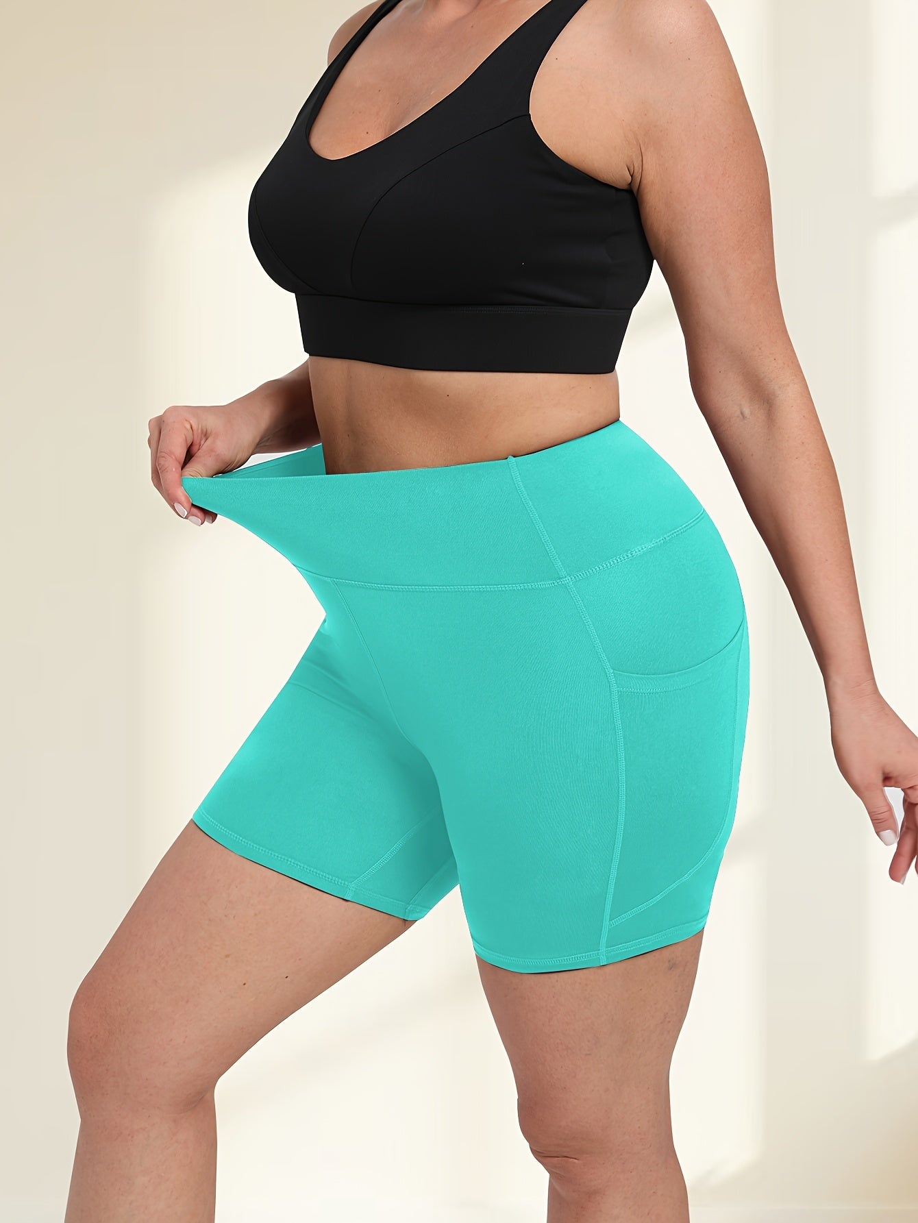 Women's Plus Size High-Waisted Yoga Shorts with Pockets Breathable Slim Fit