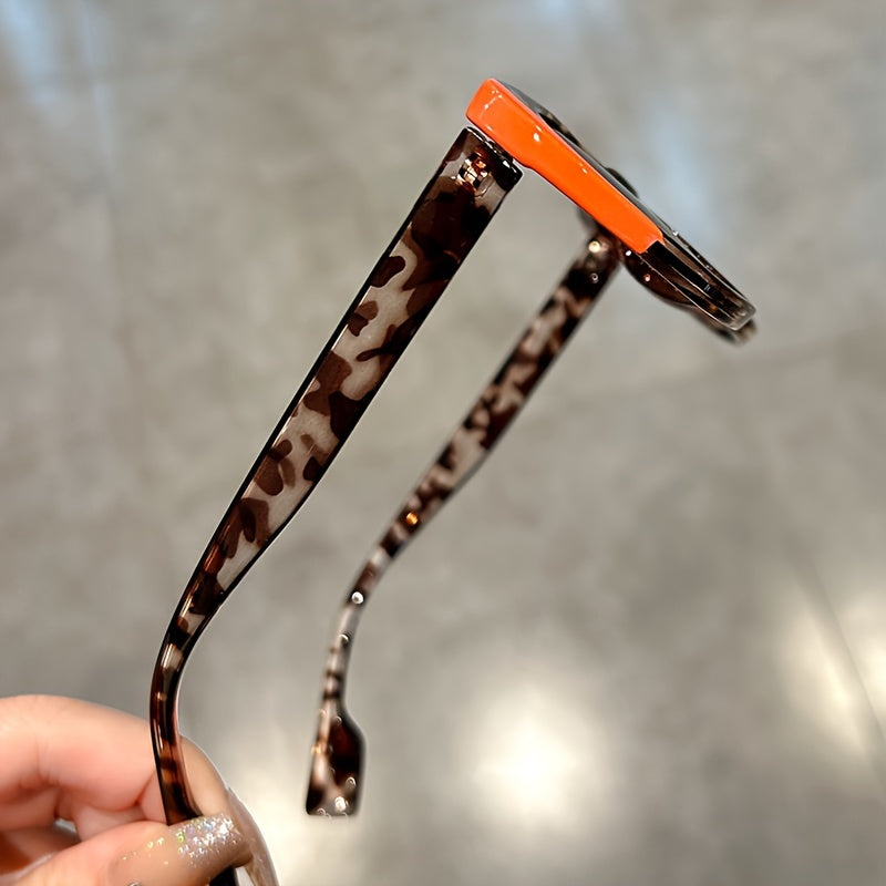 Ayollar uchun Cat Eye quyosh ko‘zoynaklari, gradient rangli blok ramka va anti-yorqinlik linzalar bilan