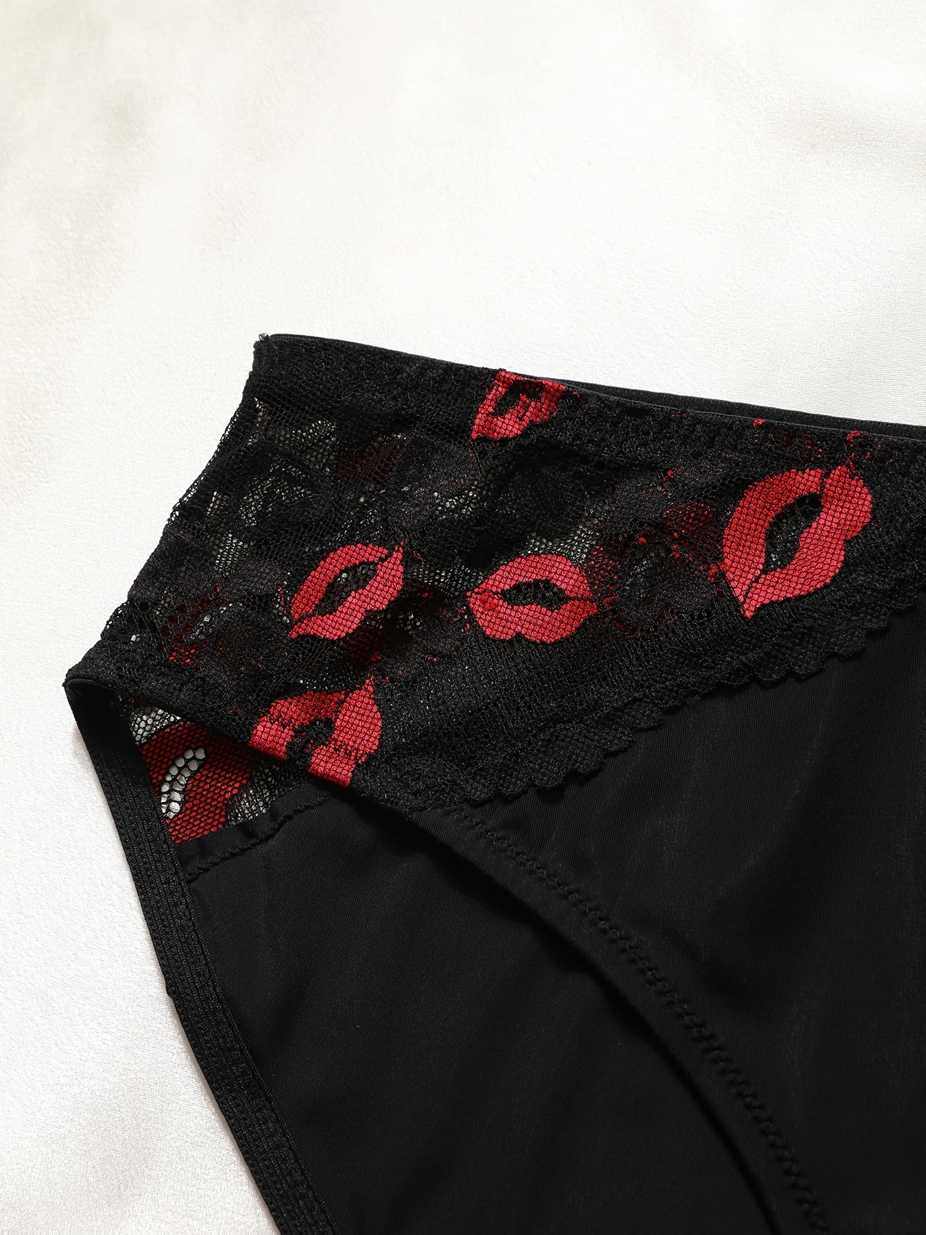 Ayollar uchun sexy plussayz dantel ichki kiyim to'plami, og'ziga o'pish lablari tikuvlari, qoplamasiz brass, va o'rtacha beldagi ichki kiyim.