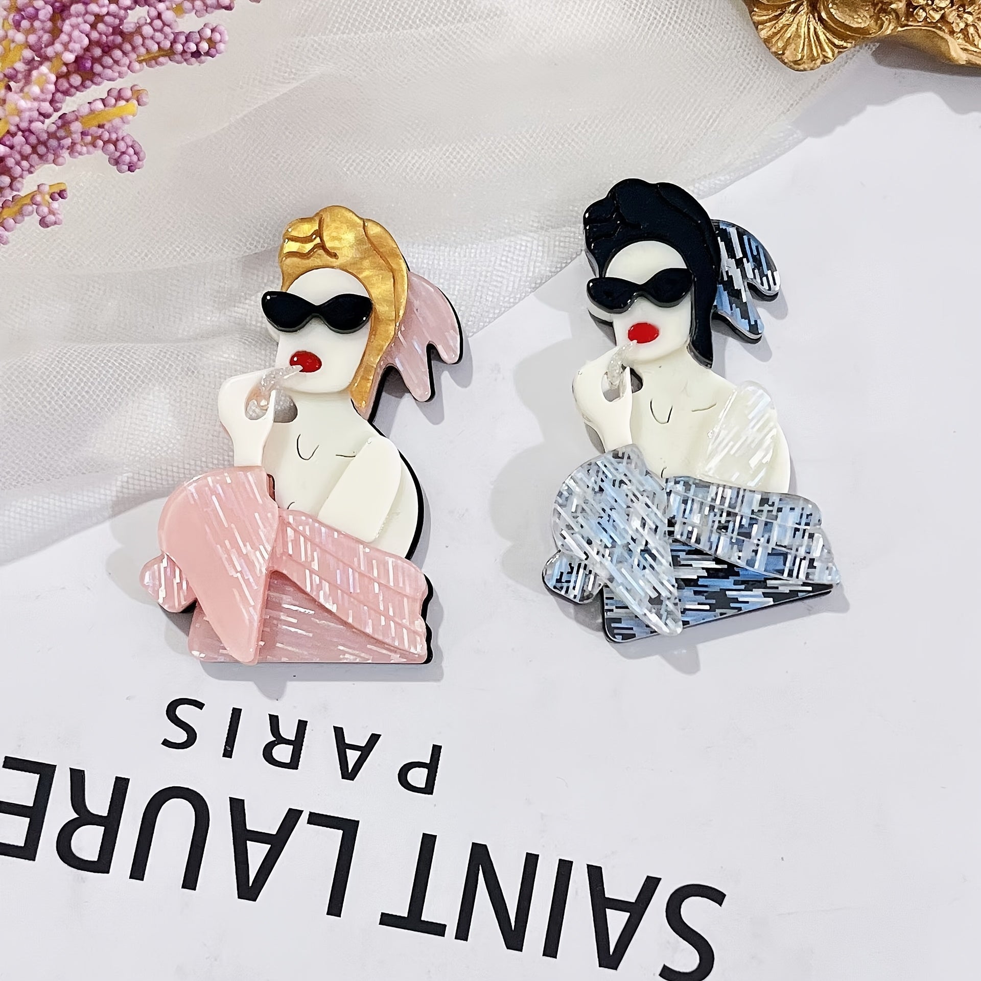 Women's Brooch Two-Tone Acrylic Dress Pin Irregular Shape Fashion Accessory