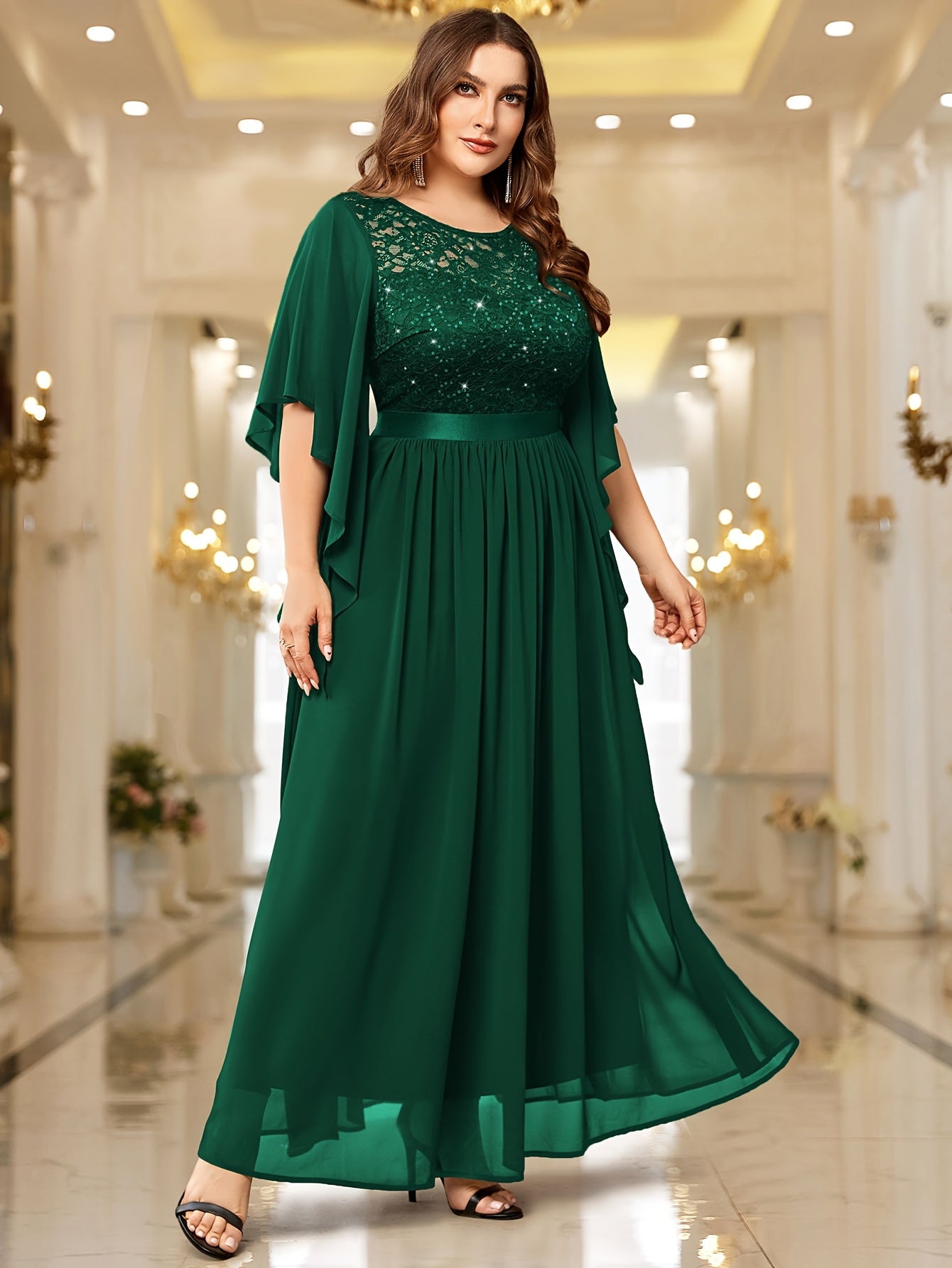 Темно-синее макси-платье с кружевной отделкой и рукавами-бабочками для вечерних вечеринок