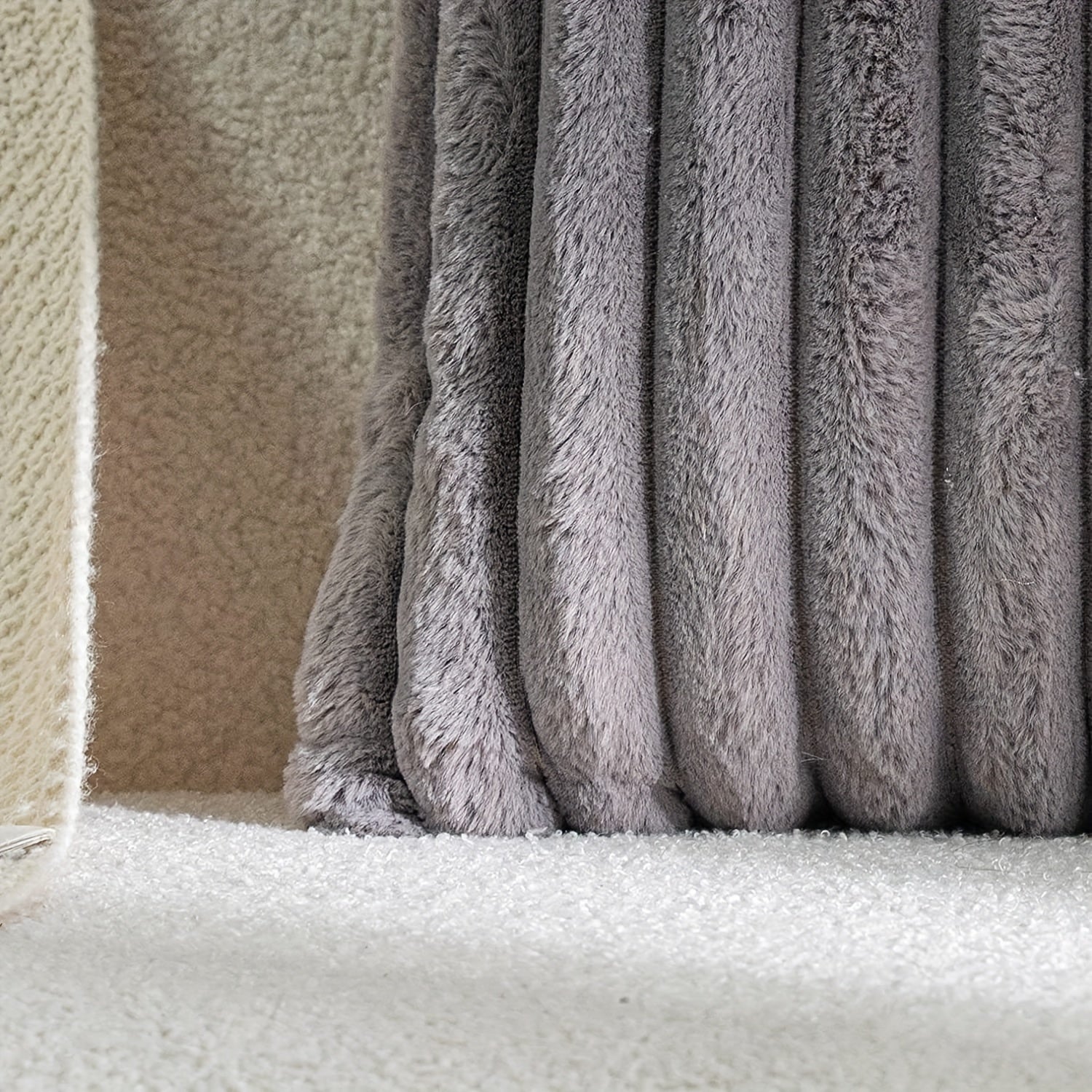 1 штука двусторонние чехлы для подушек из искусственного меха, мягкие полосатые чехлы для дивана, кровати, домашнего декора. Наполнитель подушки не включен.