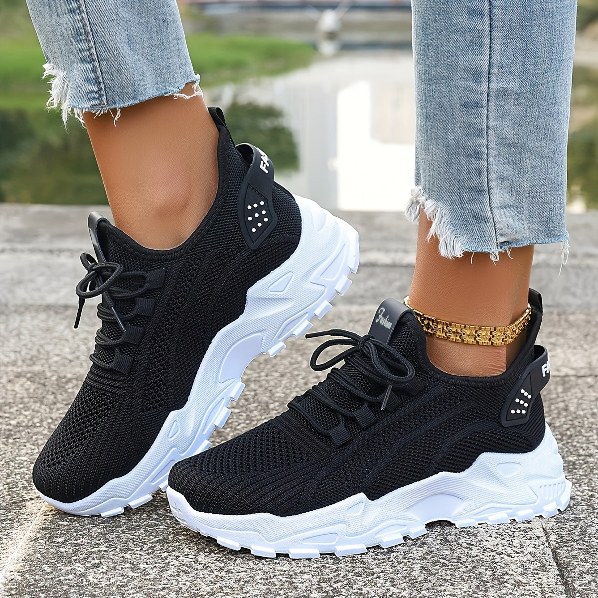 Unisex Breathable Knitted Sports Shoes Non-Slip Lace-Up Slip-On
