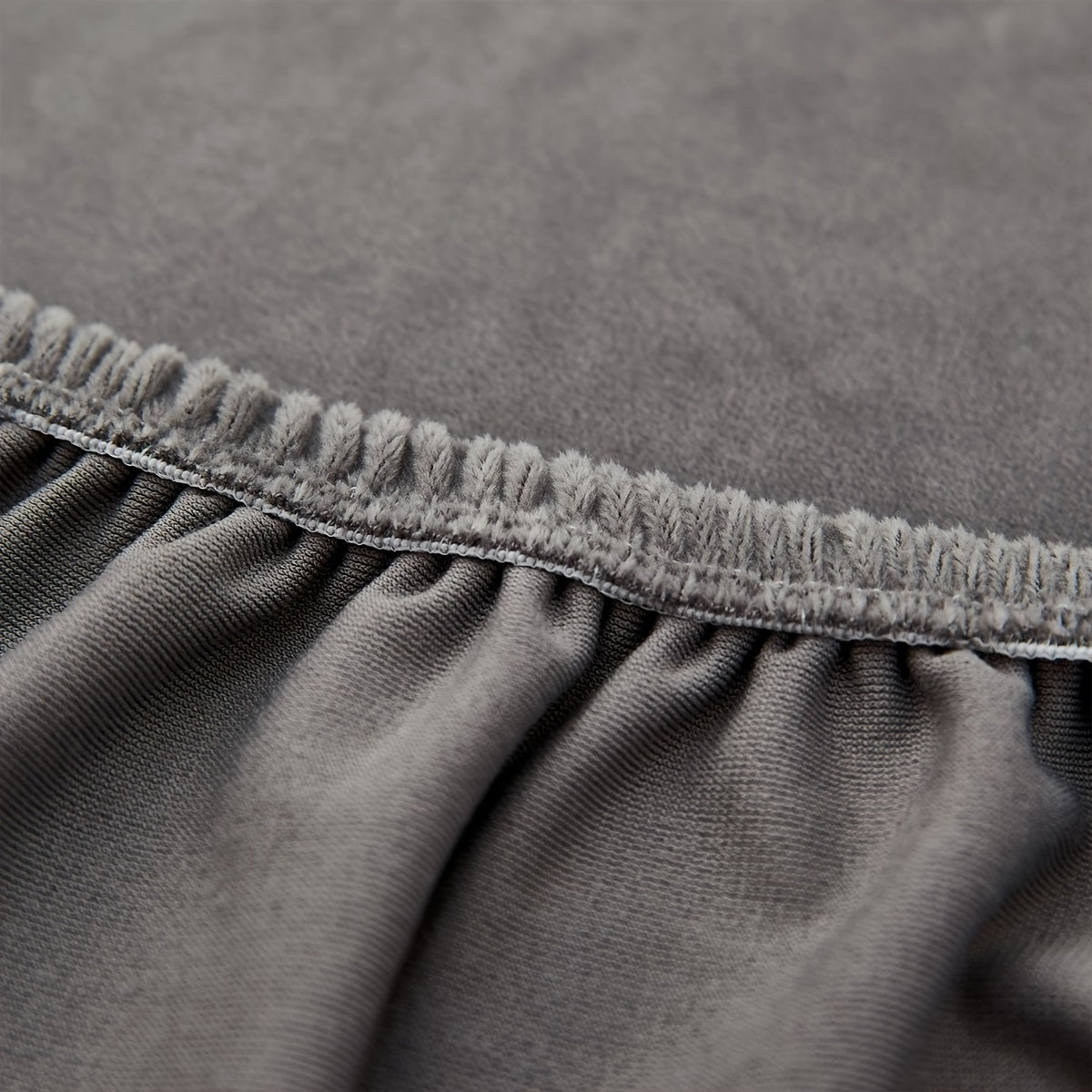 Velvet divan qopqog'i qishda issiqlik, changga chidamli, elastik, to'liq qamrov, sirpanishga qarshi, mushuk chizishiga chidamli