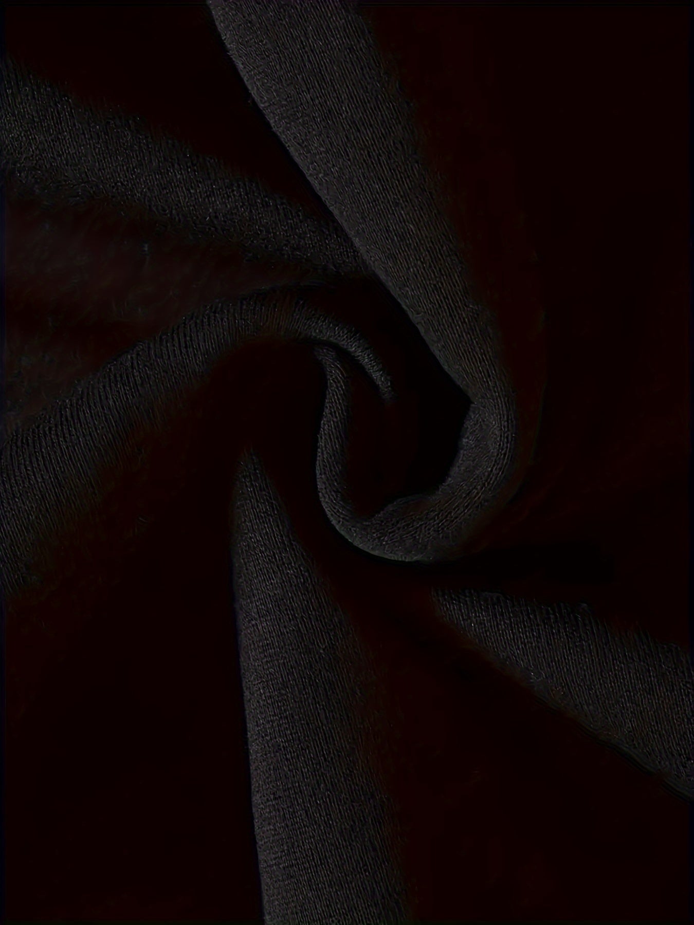 Ayollar uchun poliester xuddi, to'qilgan mato va ozgina cho'zilish bilan, fleysli qopqoq, bosma yozuvlar va cho'ntaklar bilan.