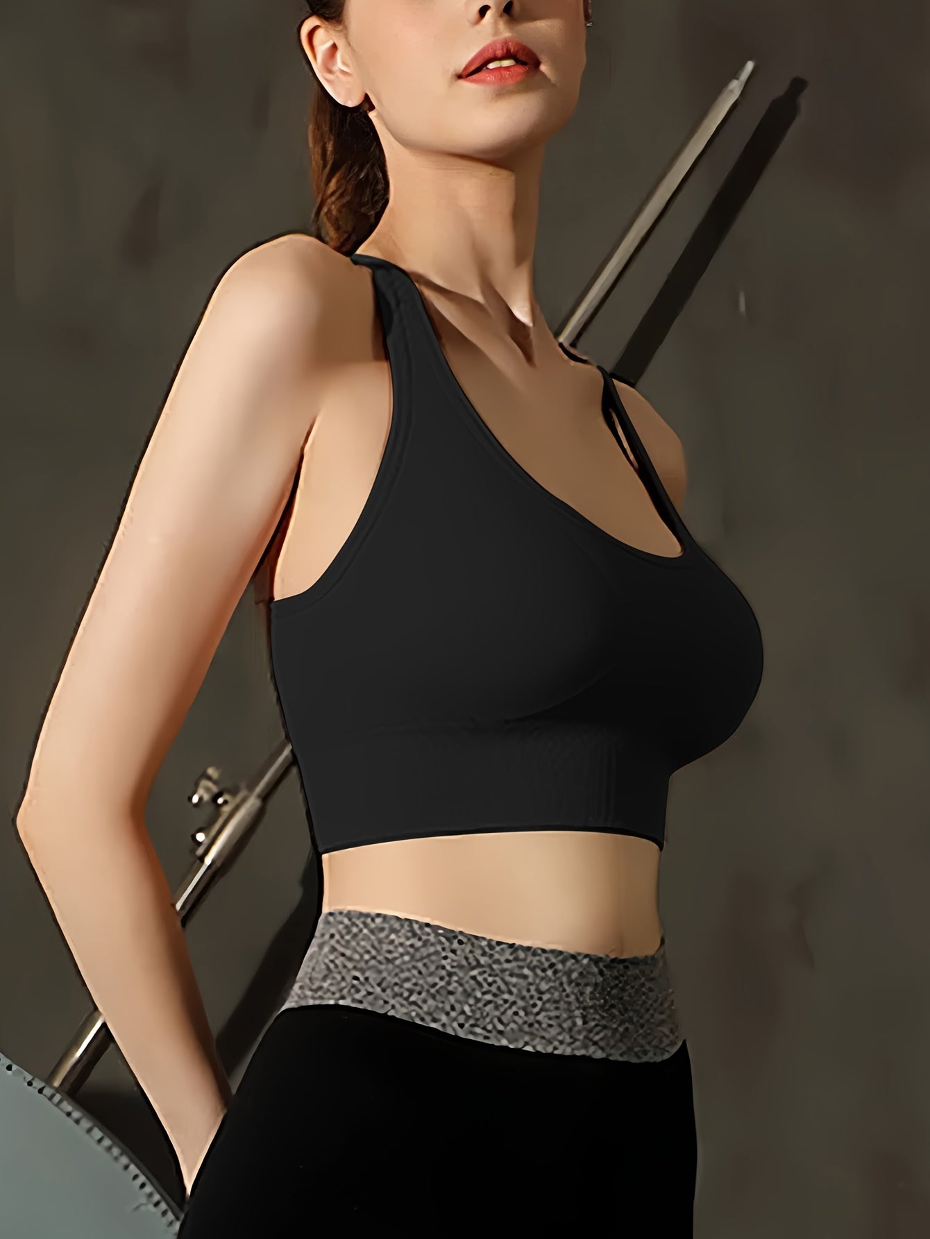 Women's Sports Bra Medium Support Wireless Removable Padding Breathable Cross Strap Back