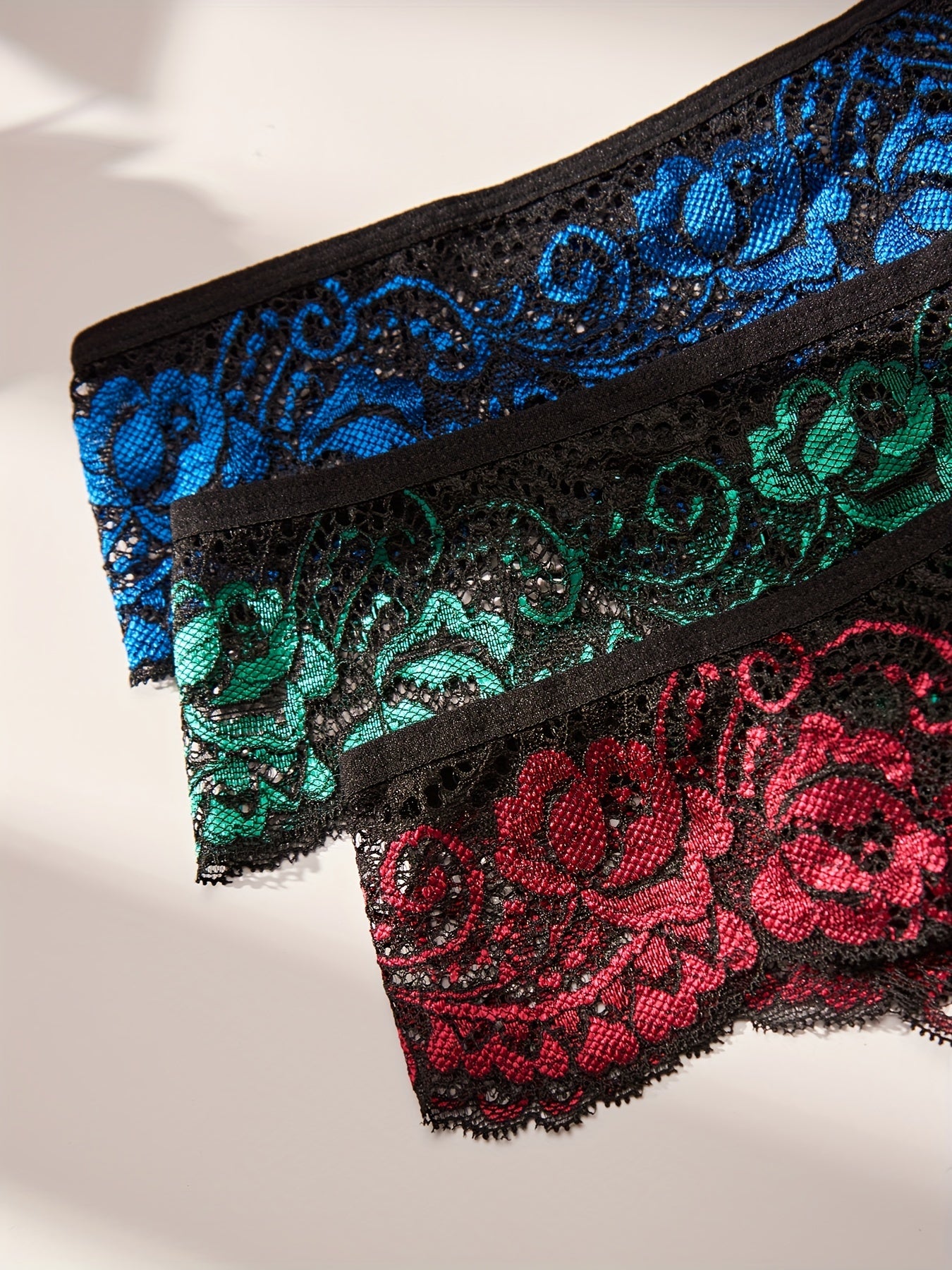 Ayollar uchun tikanli qipiqli tanga ichki kiyimlar to'plami, 3 ta, katta o'lchamlar, jonli ranglar