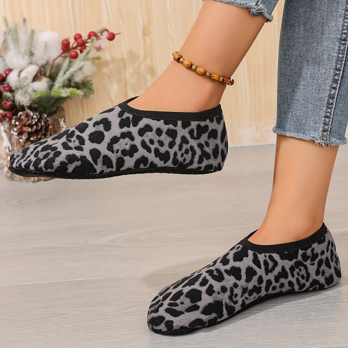 Women's Leopard Print Slip-On Indoor House Slippers with Plush Lining