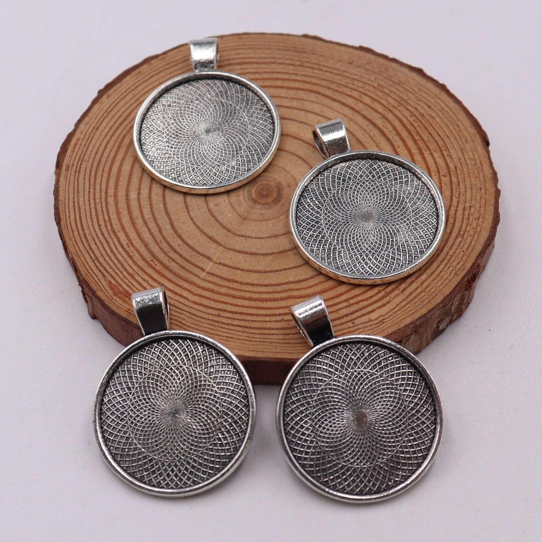 Jewelry Findings Golden Pendant Trays Sets of 5 10 25 White Circular 2.5CM