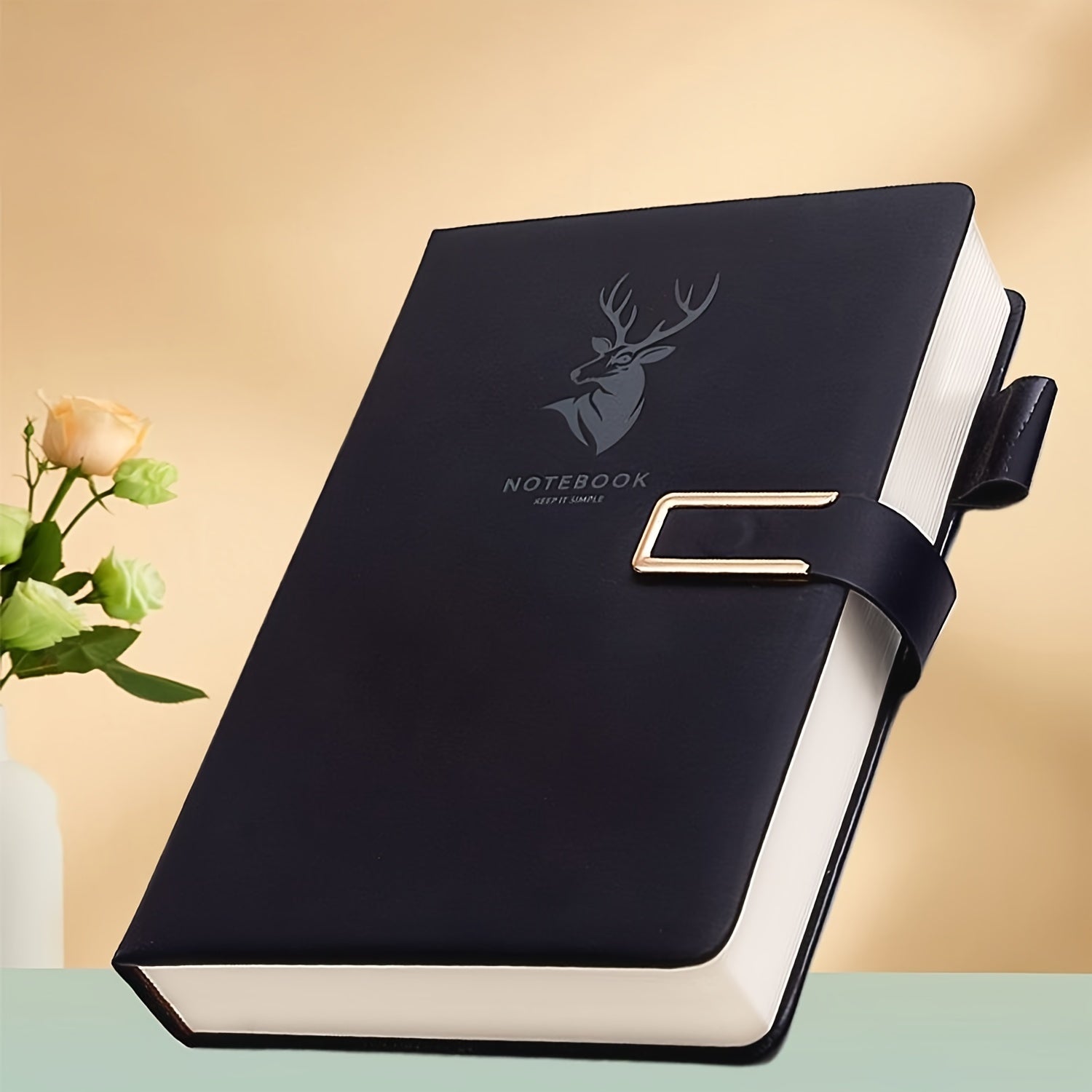 Vintage uslubidagi A5 daftari yumshoq qopqoq, magnit yopilish, belgilovchilar va suv o'tkazmaydigan xususiyatlarga ega. Kundalik ofis ishlari yoki kollej daftari uchun mos.