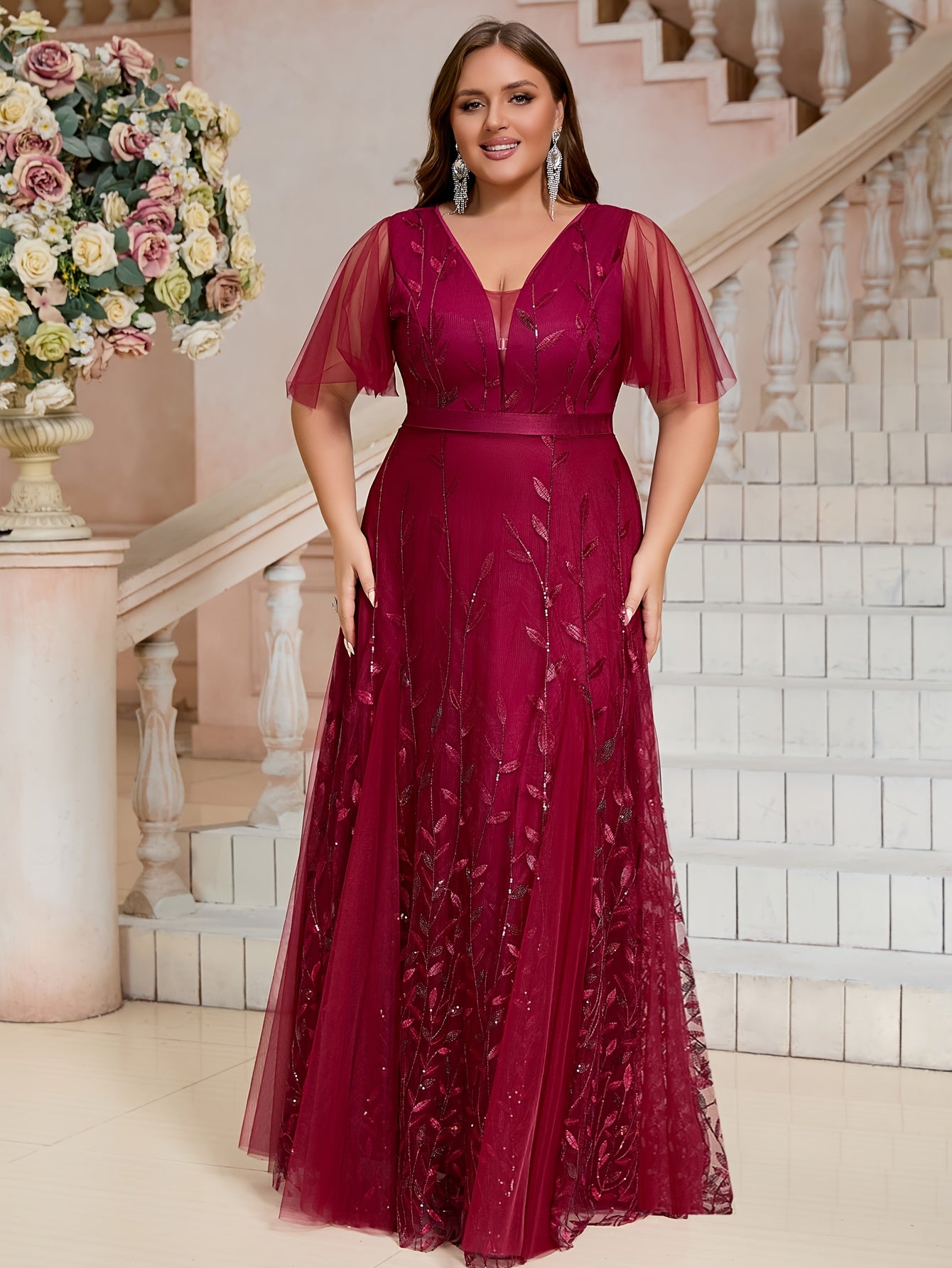 Plus Size Floral V-Neck Mother of the Bride Dress Long Sleeveless Gown Black White Leaf Pattern