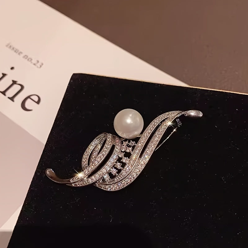Elegant Alloy Brooch for Suit and Dress Embellishments with Rhinestones and Pearl Accent