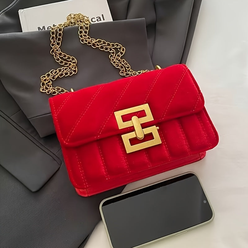 Элегантная стеганая бархатная сумка на плечо для женщин с цепочным ремешком и замком с поворотом. Модный аксессуар с текстурированным дизайном однотонного цвета и подкладкой из полиэстера.