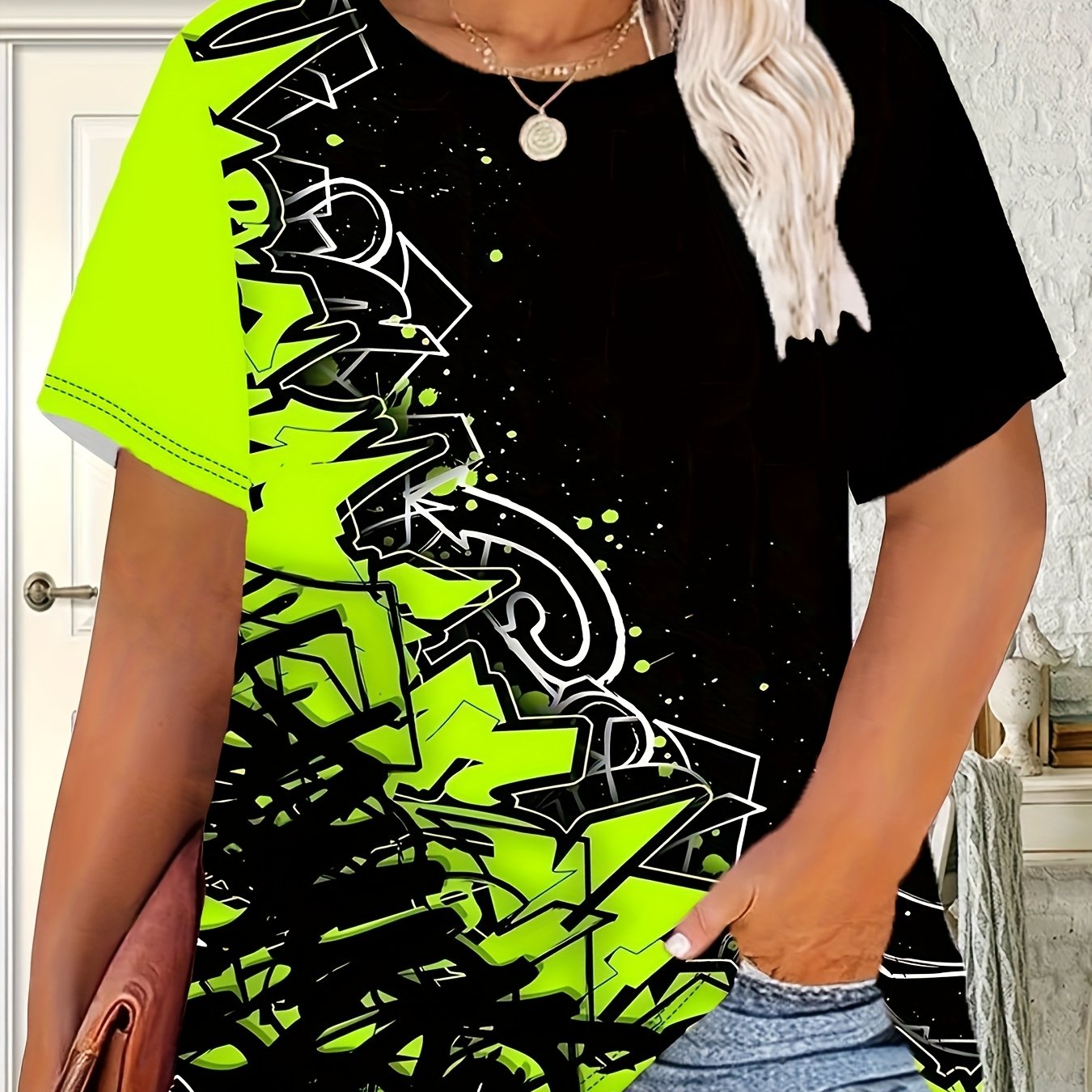 Plus Size Graffiti Print T-Shirt Polyester Short Sleeve Crew Neck Black Green