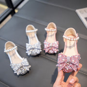 Qizlar uchun rhinestone bezaklari bilan tekis poyabzal, bahor va yoz uchun mukammal.