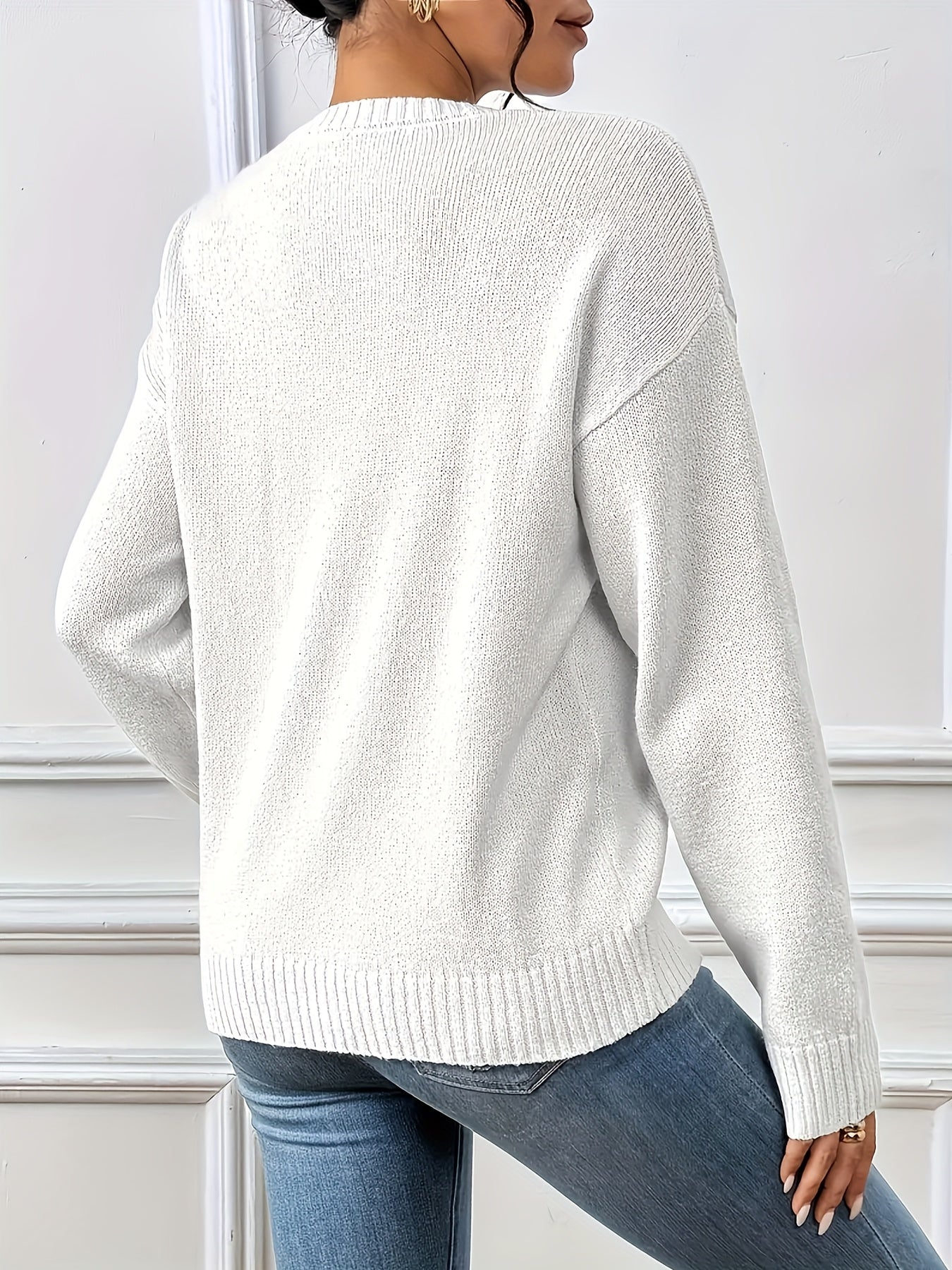 Plus Size Women's V-Neck Sweater with Red Heart Decorations Cozy Fall Winter Pullover