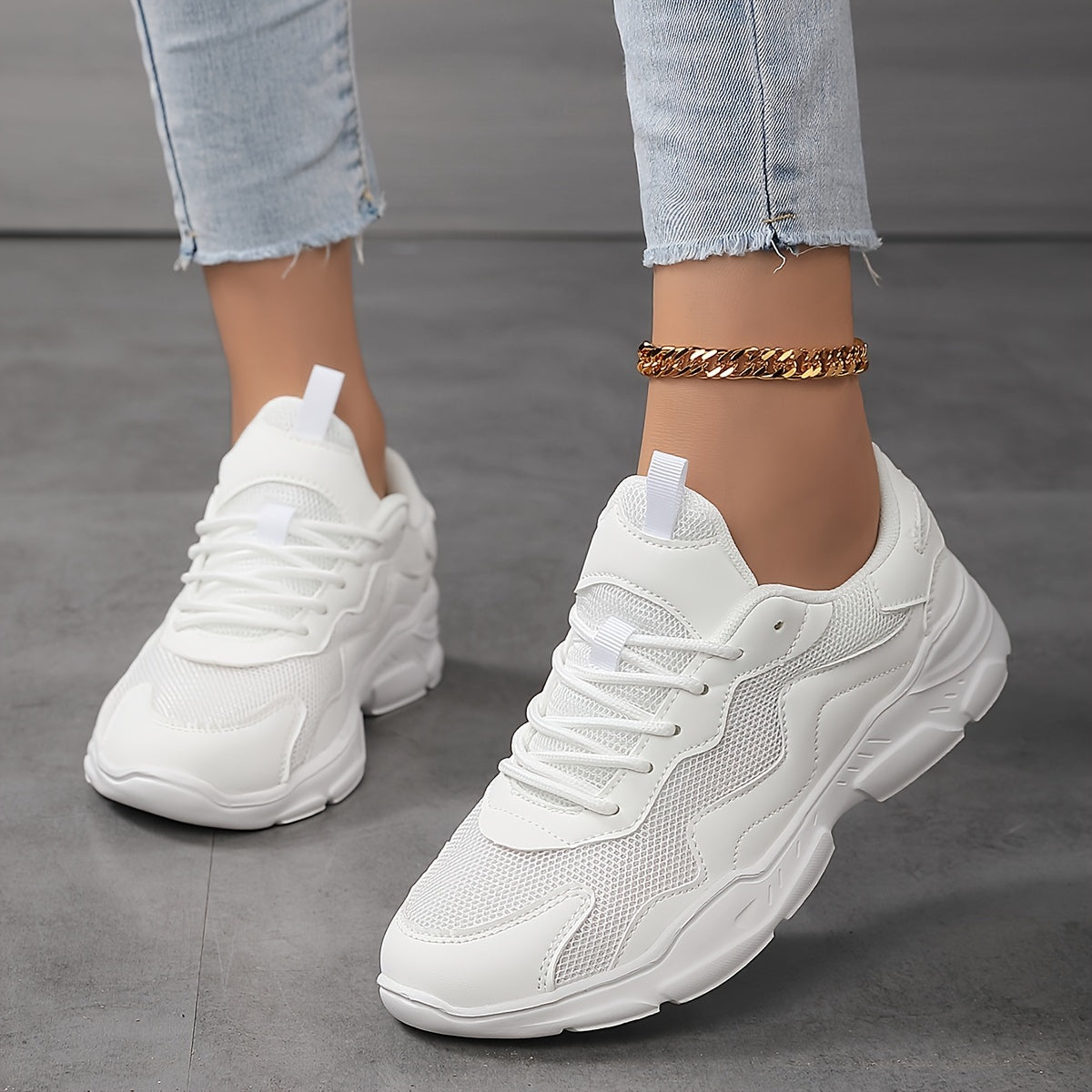 Women's Mesh Running Shoes with Shock Absorption and Breathable Sole
