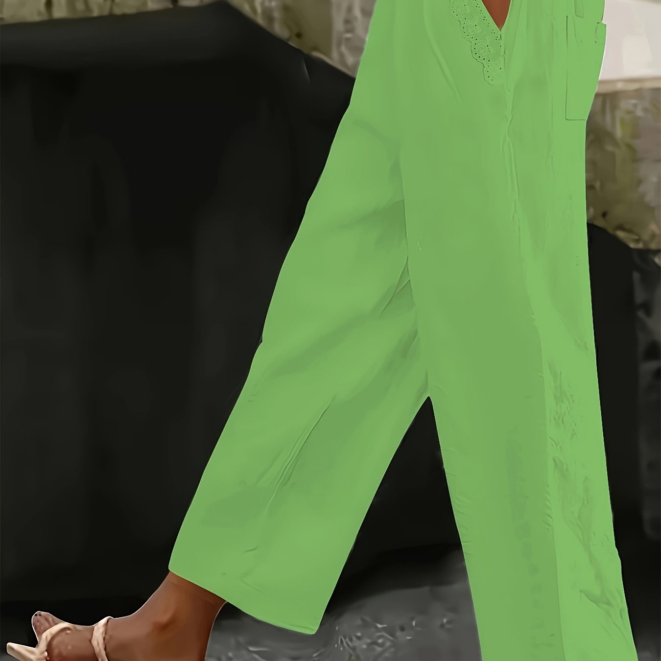 Women’s Wide-Leg Cropped Pants with Lace Pockets Loose Fit Plus Size