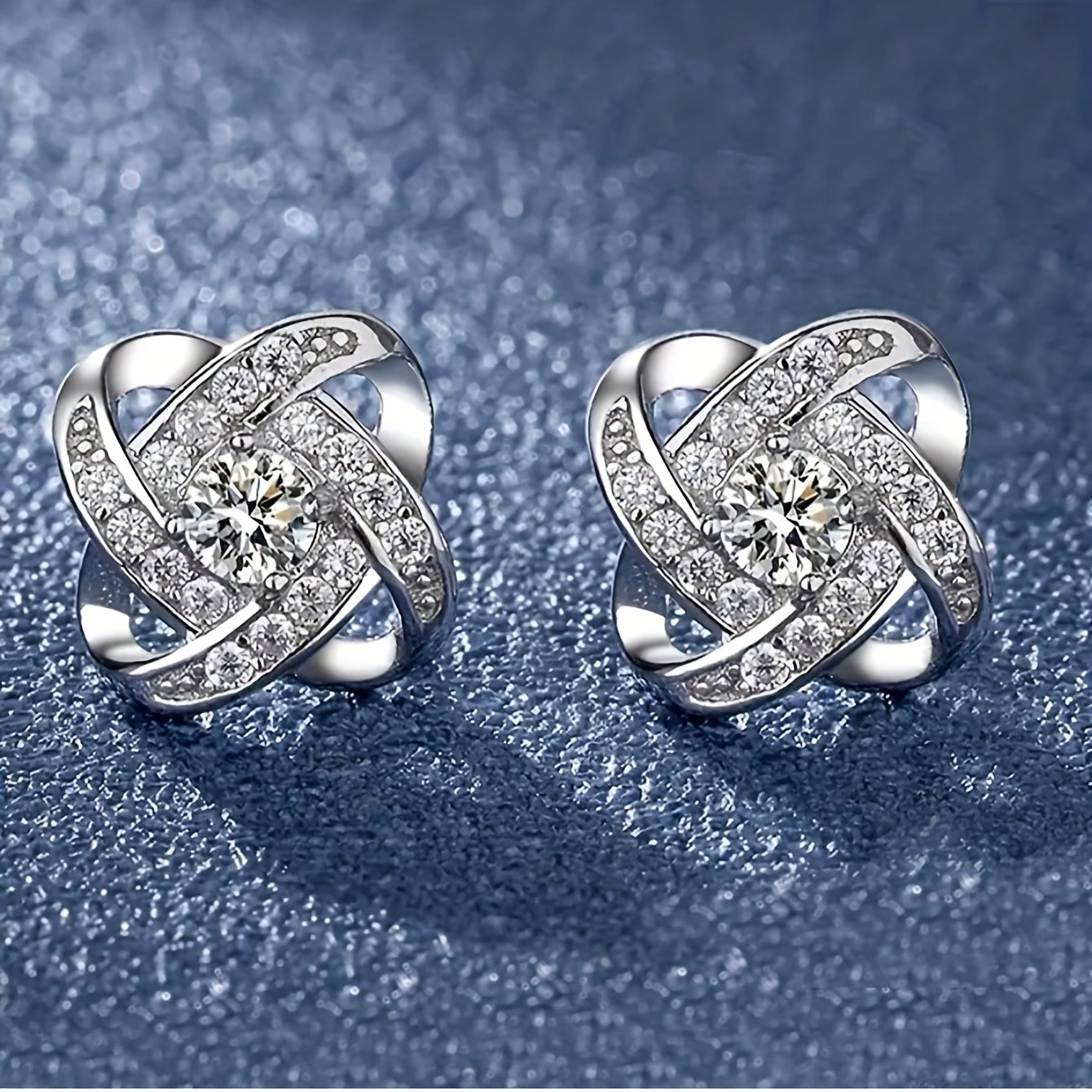 Ayollar uchun toʻrt bargli toʻqmoq bilan bezatilgan lavlagi rangli rhinestonelar bilan taqdim etilgan kundalik zargarlik buyumlari, zink alloy