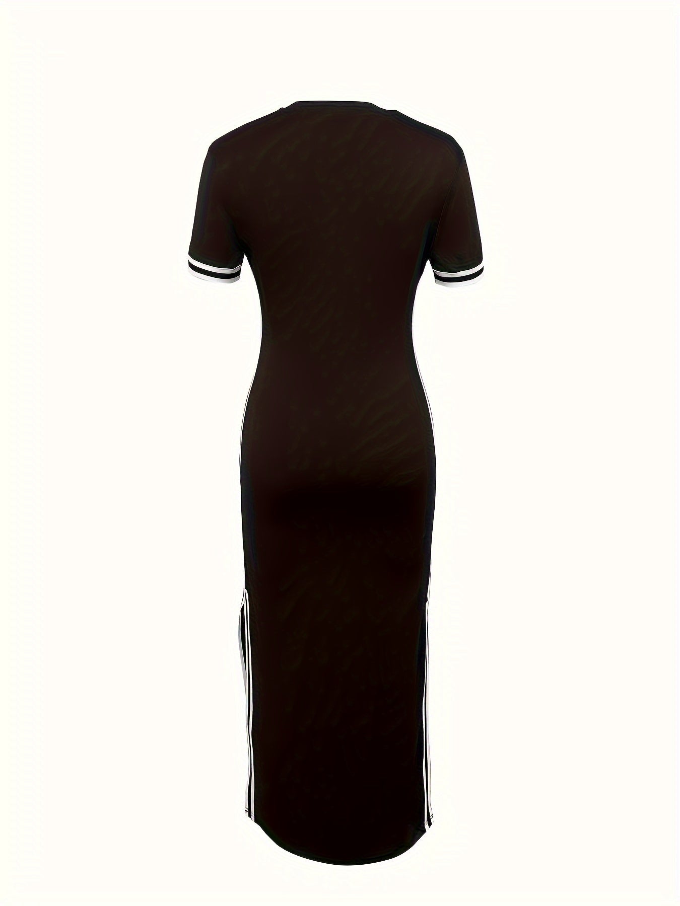 Печатное платье с круглым вырезом и открытыми боками, идеально подходящее для весны и лета.