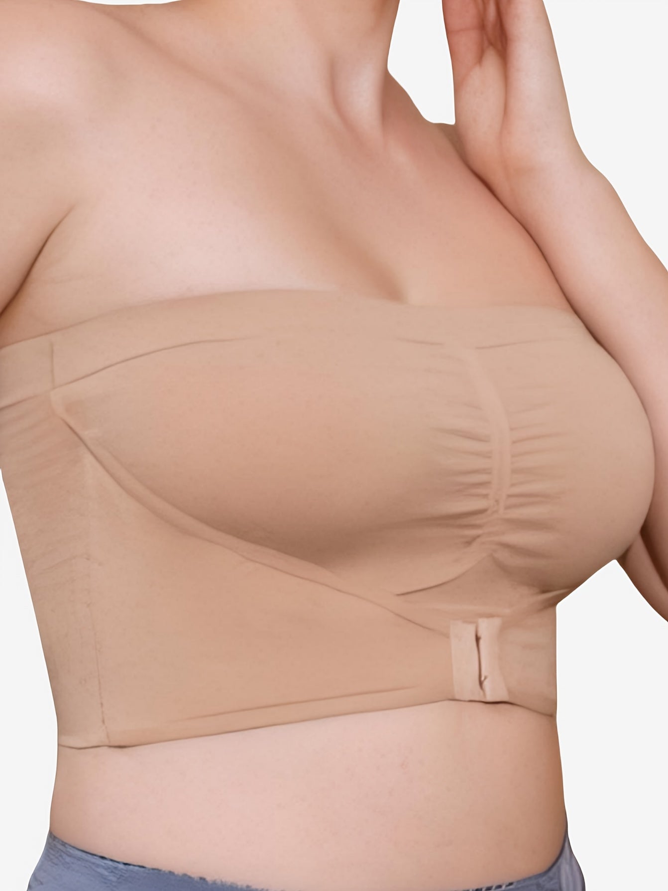 Plus Size Summer Strapless Bandeau Bra Seamless Push-Up Beige
No Underwire Sports Bra with Adjustable Straps for Running and Casual Wear