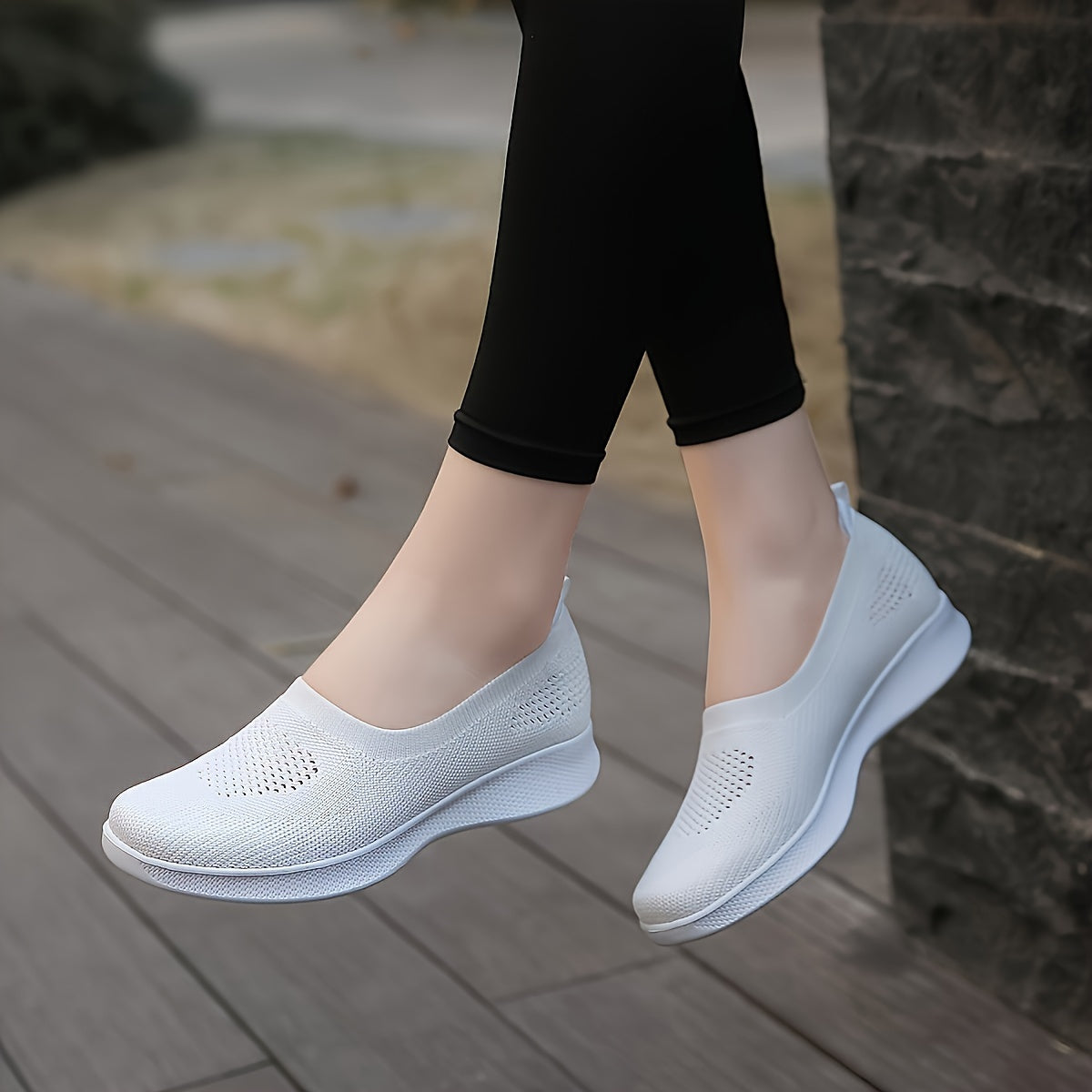Women's Mesh Sneakers Breathable Lightweight Slip-On Walking Shoes