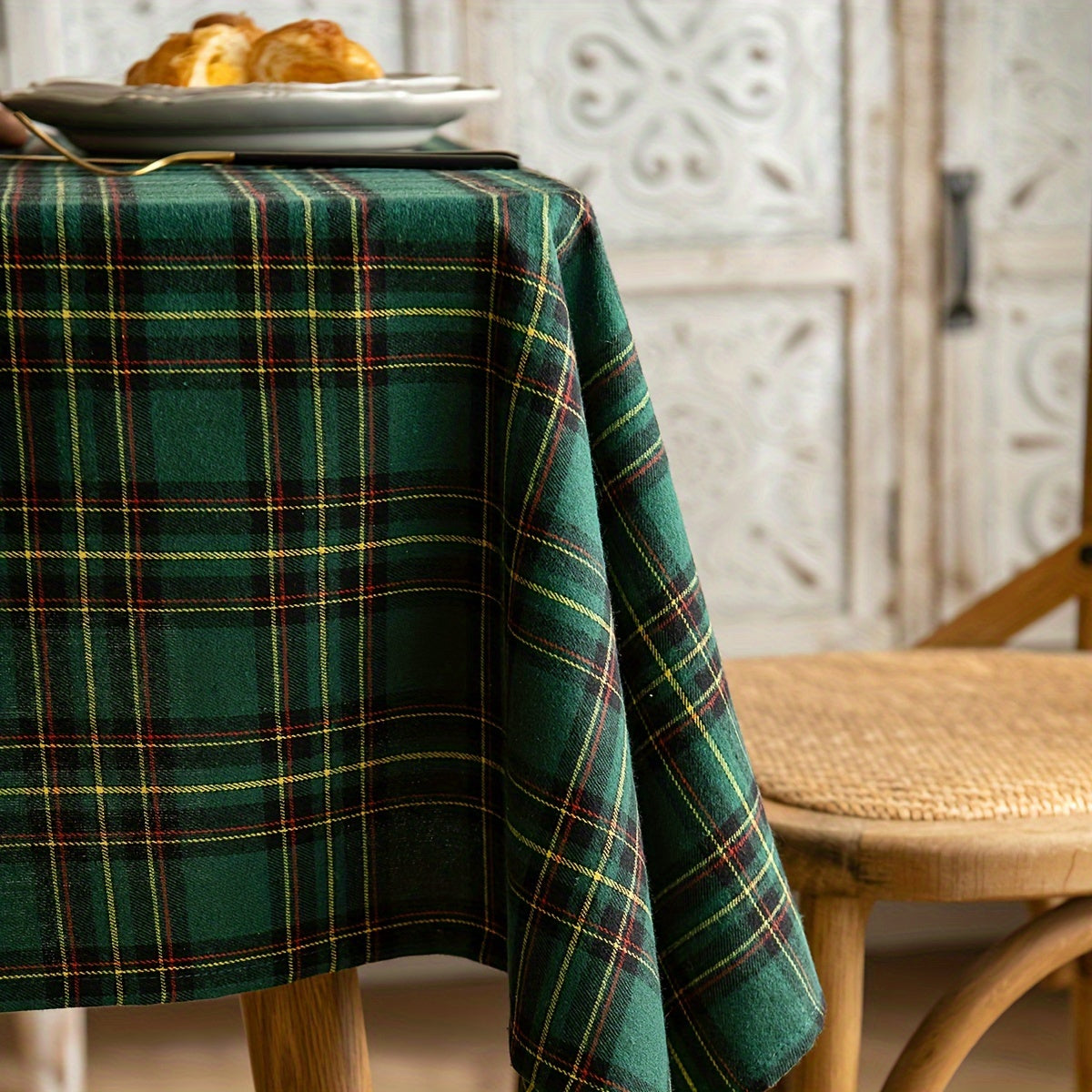 Square Tablecloth Red Green Plaid Christmas Dinner Party Decor Polyester