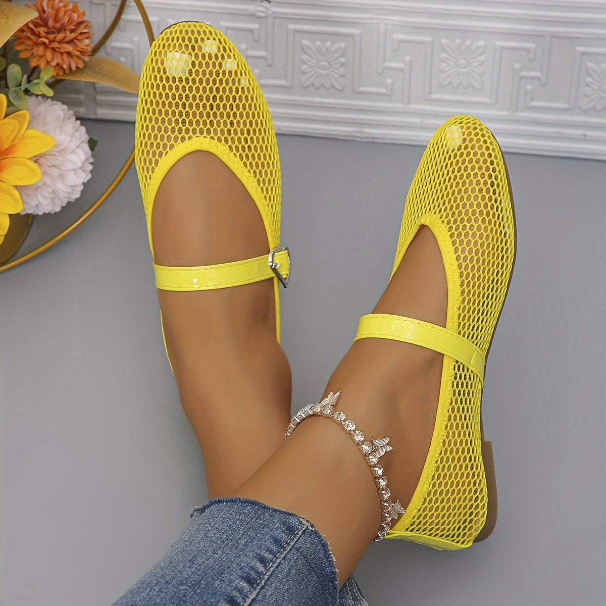 Women's Mesh Flats Lightweight Slip-On Casual Shoes in Solid Colors