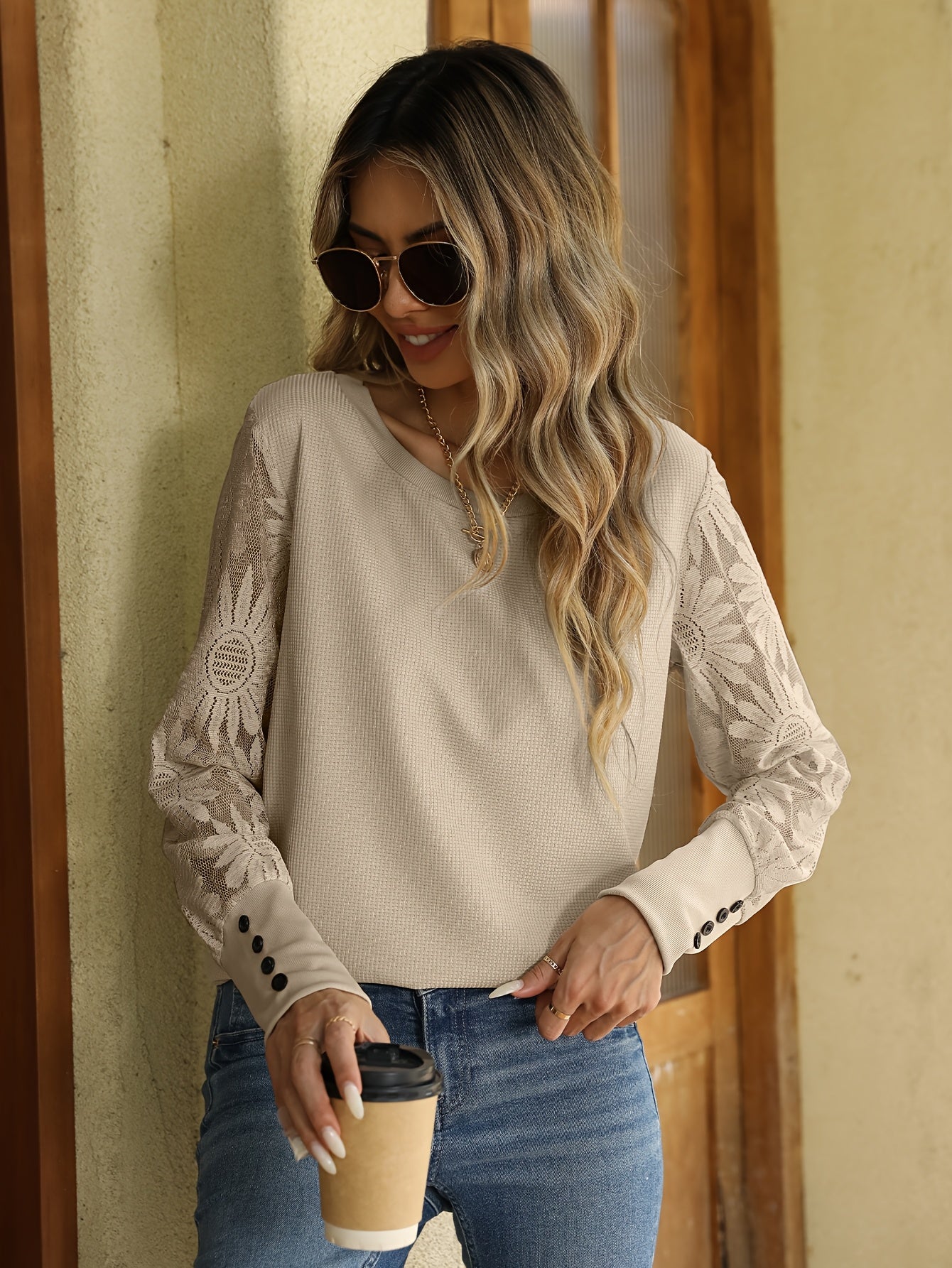 Women's Elegant Lace Spliced Crew Neck T-Shirt for Spring and Fall