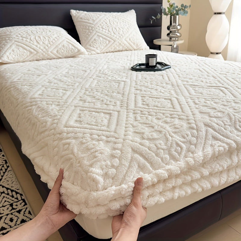 Heavyweight Mattress Protector for Autumn and Winter Single Bed Warming Carved Design
