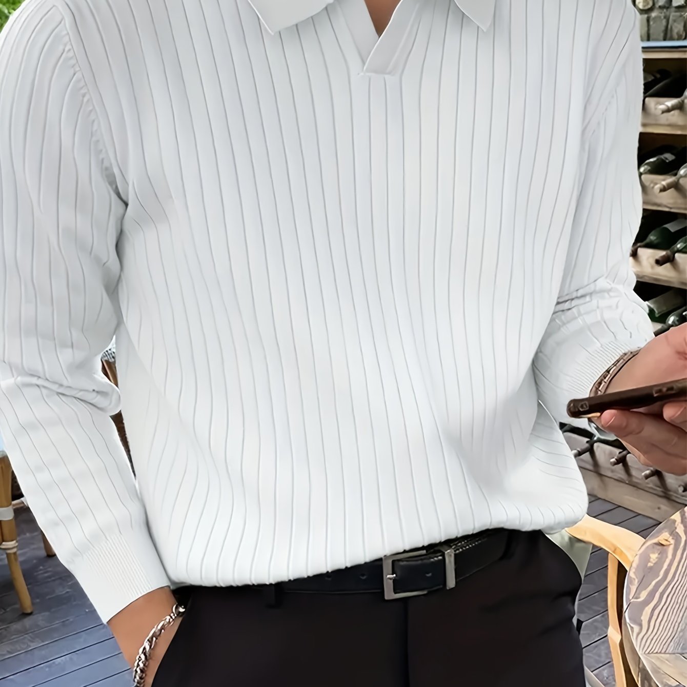 2024 Kollektsiyasi Erkaklar Viskoz Aralash Trikotaj Pulloveri Bir Rangda. O'rtacha cho'zilish bilan oddiy moslashuv va klassik yaka, har kuni kiyish uchun ideal.