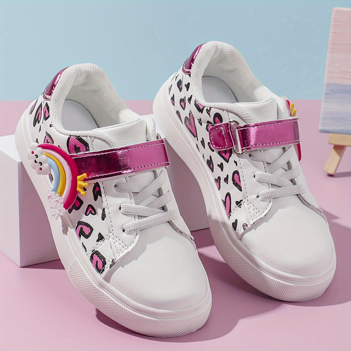 Girls Low Top Sneakers with Heart Rainbow Print Non-Slip Casual Shoes for All Seasons