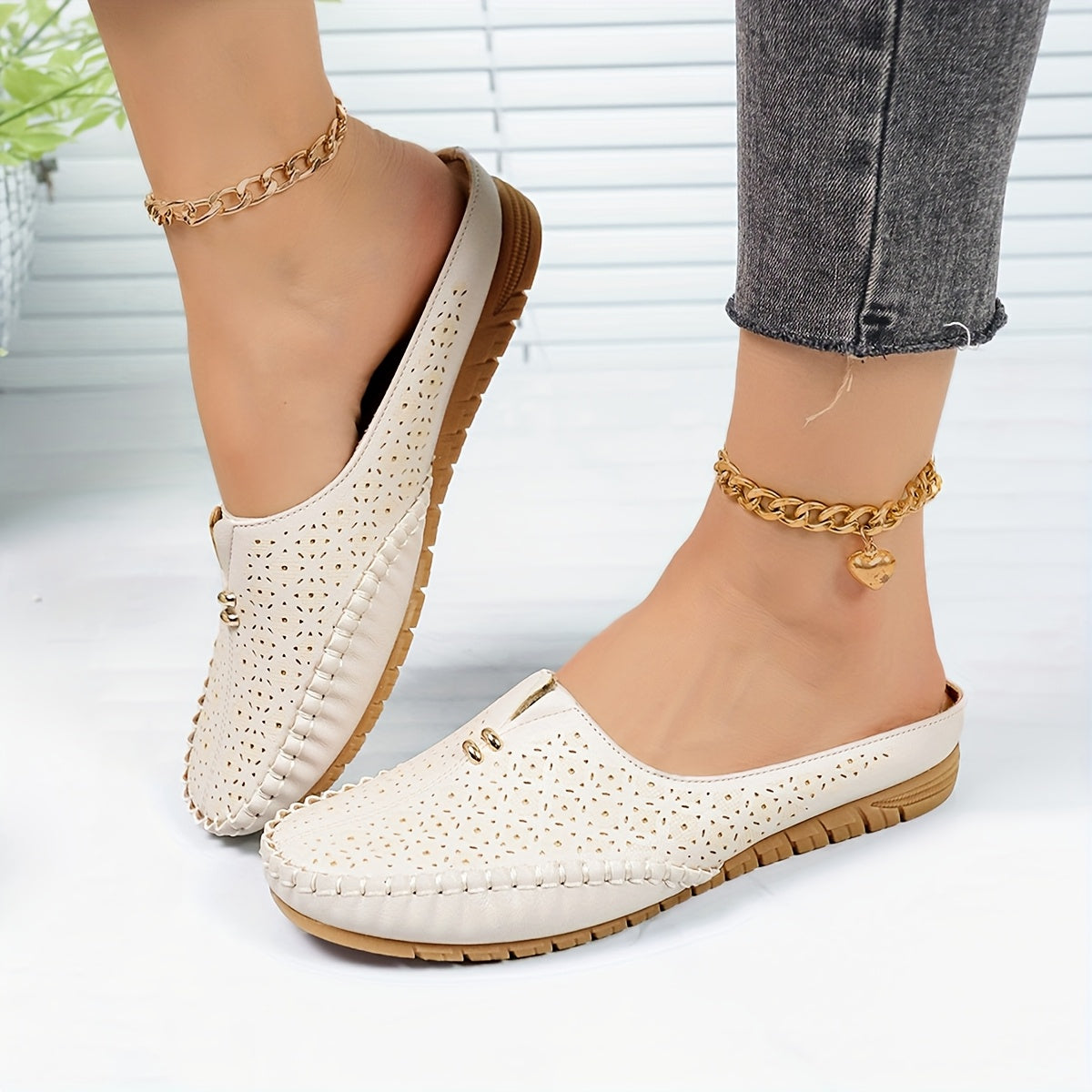 Women’s Summer Mules Lightweight Breathable PU Stylish Flat Shoes