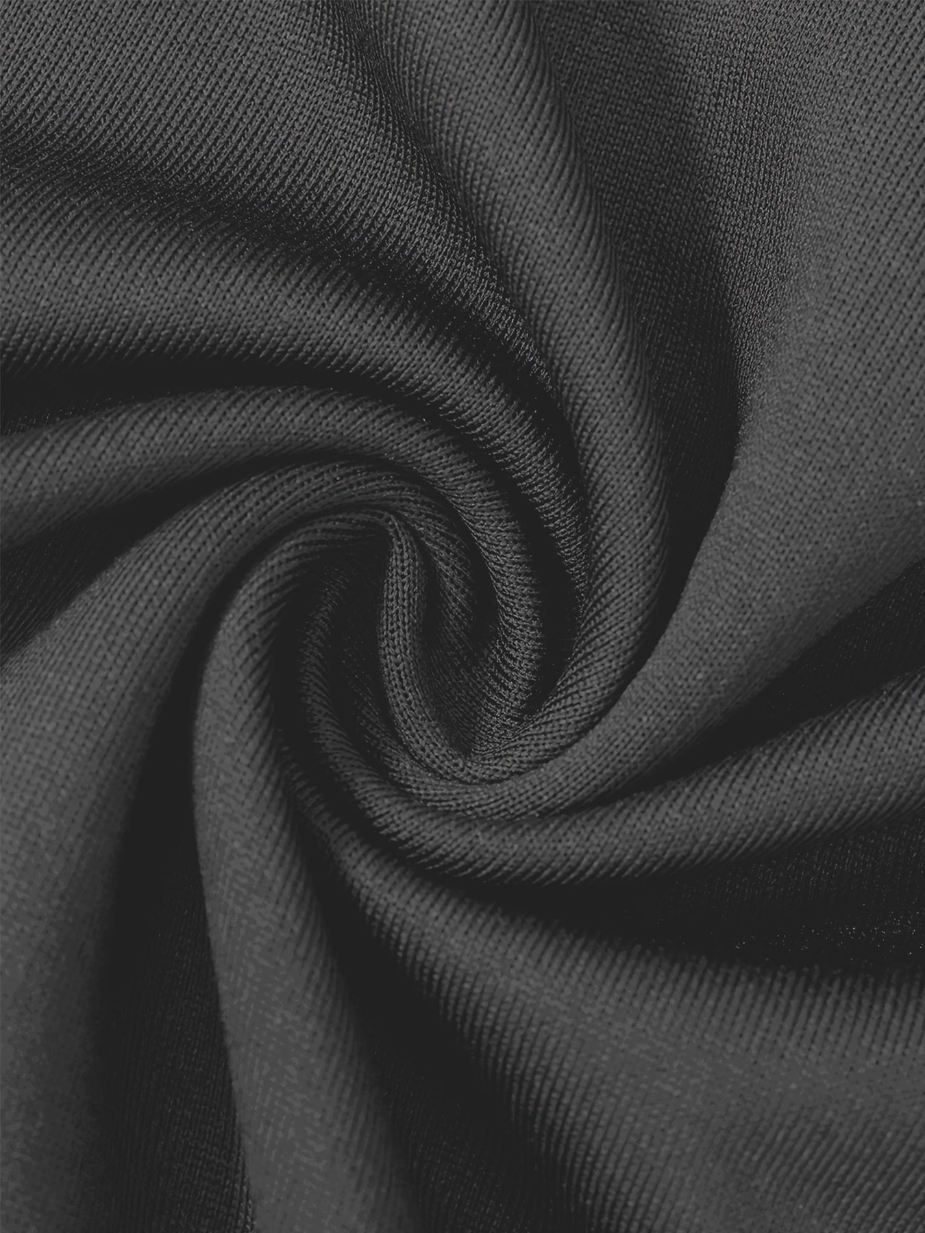 Erkaklar uchun ikkita qismdan iborat uzun qo'lqopli krujka ko'ylak, qarama-qarshi ranglarda, ochiq havoda kiyish uchun ideal.