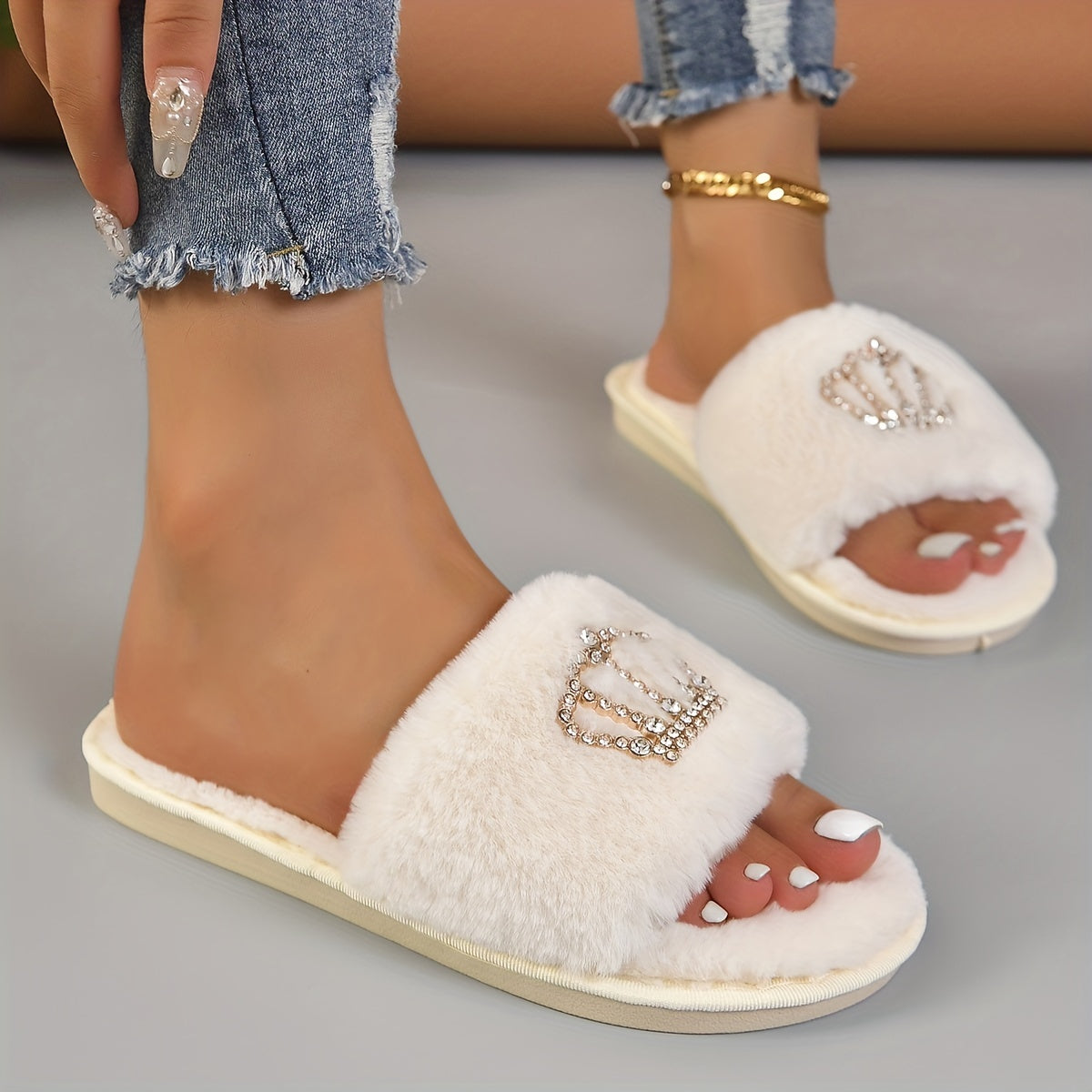 Women’s Plush Fleece Slippers with Gold Chain Accents Indoor House Shoes